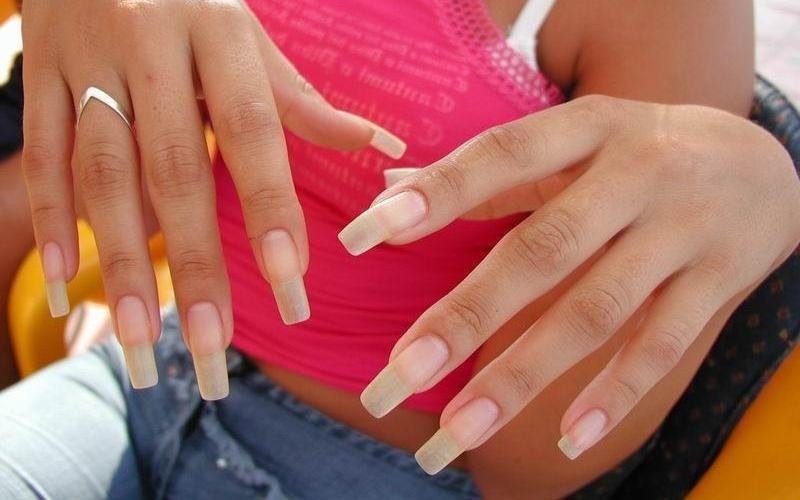 Tortoiseshell gold accent nails ideas - Amber Tortoiseshell and Delicate Gold Lines