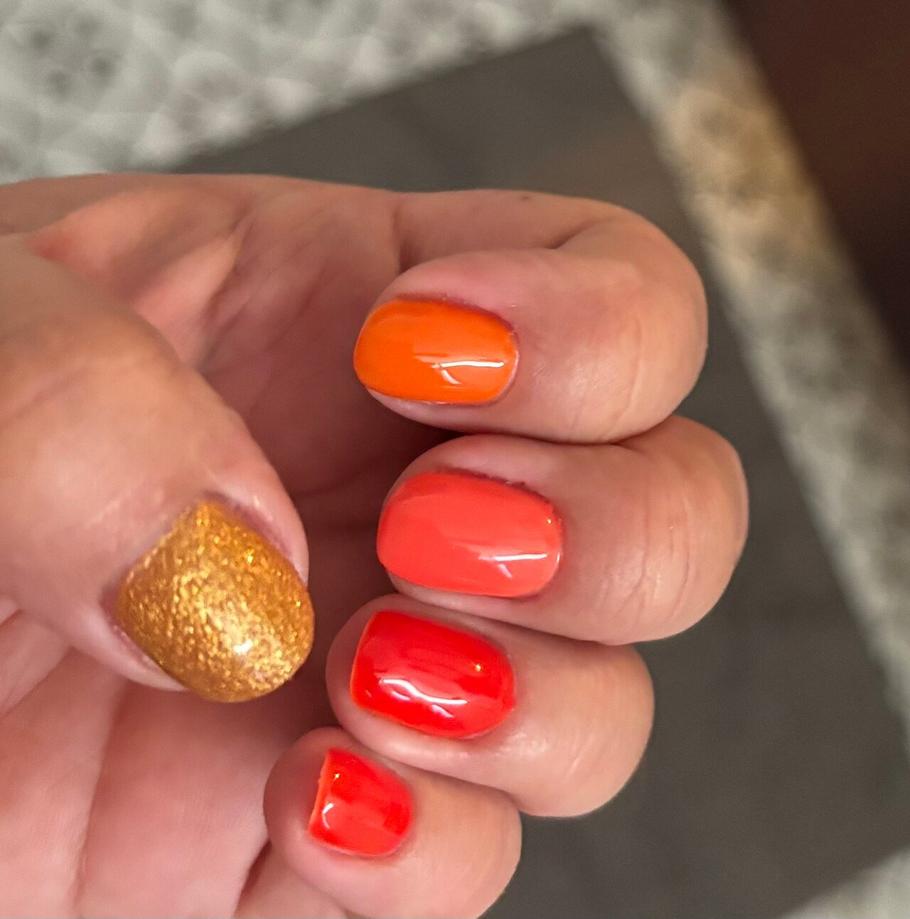 Tortoiseshell gold accent nails ideas - Tortoiseshell and Chocolate With Gold Glitter