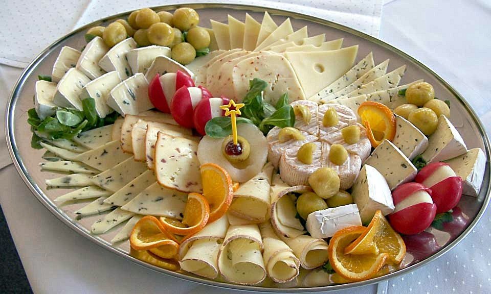 Styling Tips for a Picture-Perfect Board for Bring a board night ideas