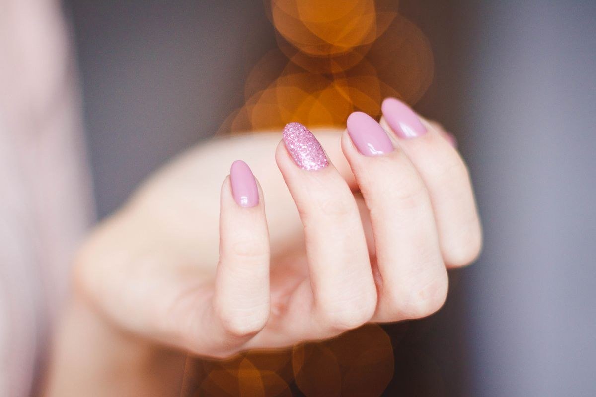 Ombre hot pink chrome nails fading from fuchsia to blush