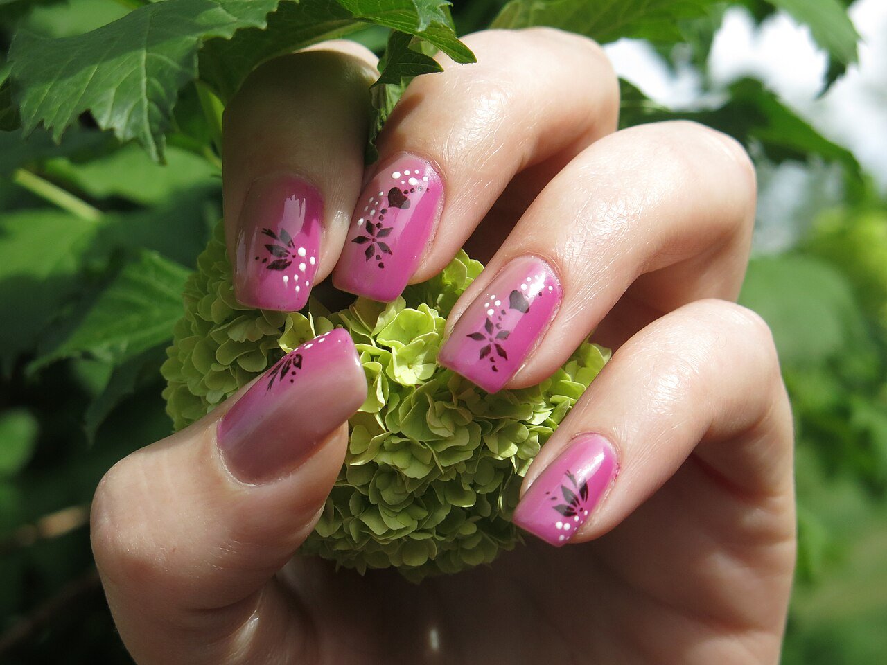 Autumn plaid nails ideas - Subtle Plaid Stripes on Almond Nails