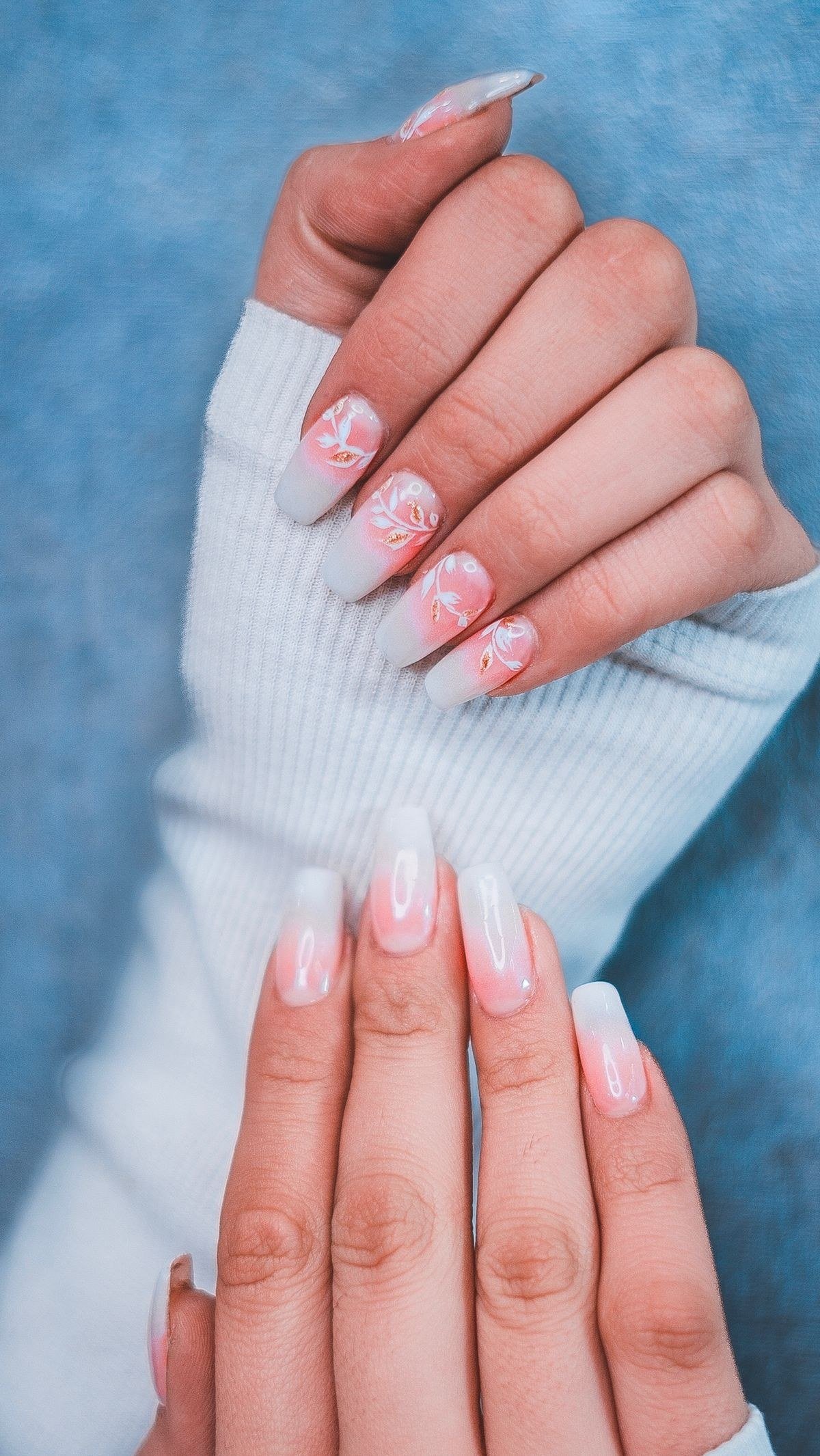 Safe removal of hot pink chrome gel nails with acetone soak