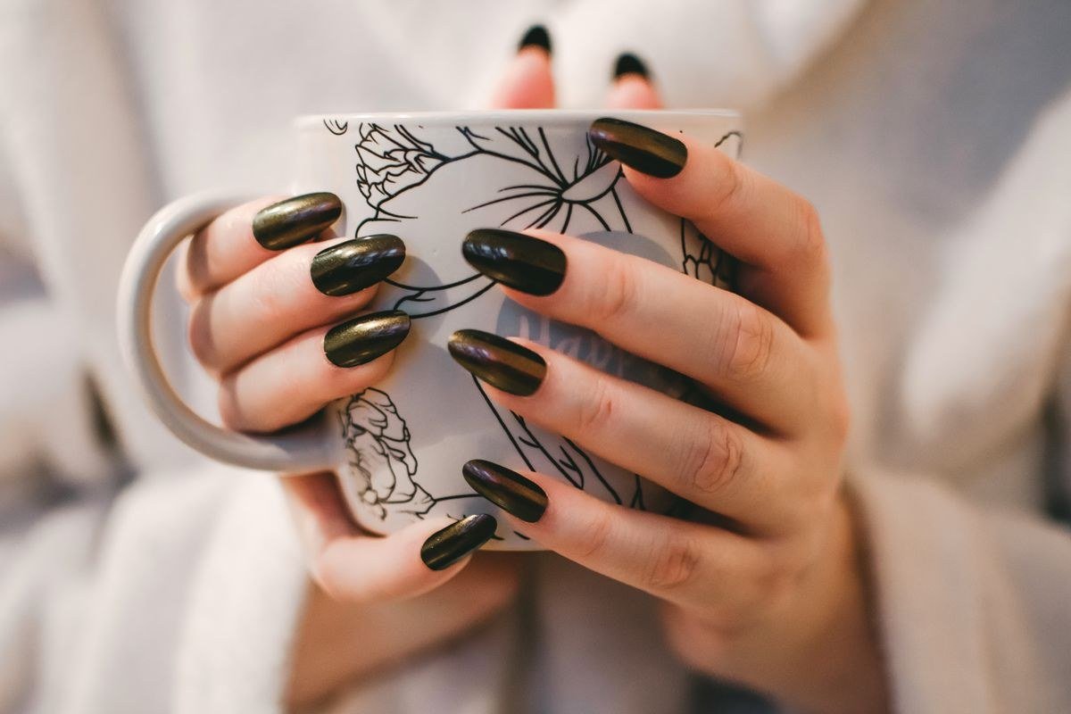 Velvet dark red cat eye nails with soft diffused shimmer