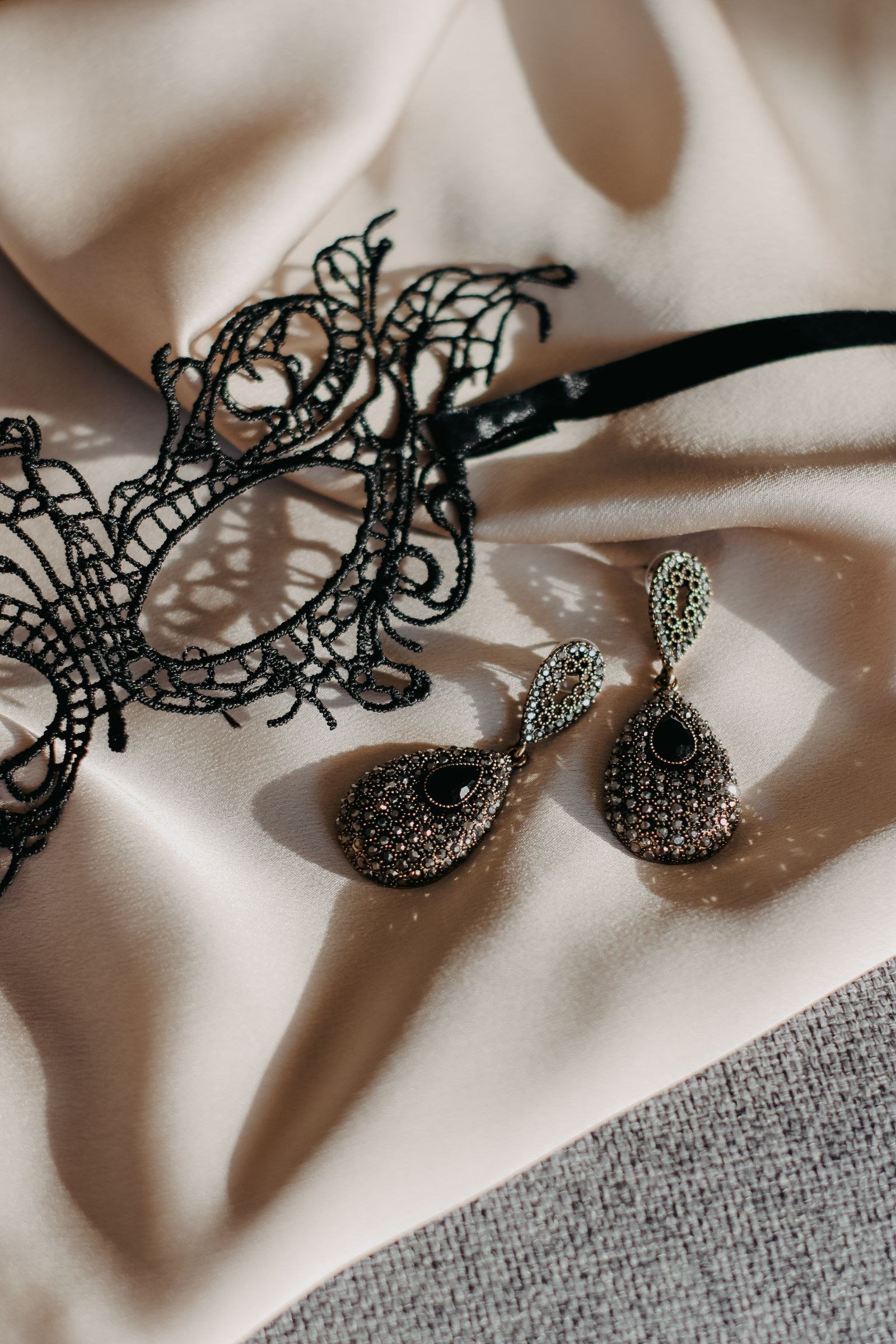 masquerade wedding ideas — 20. The Masked Send-Off
