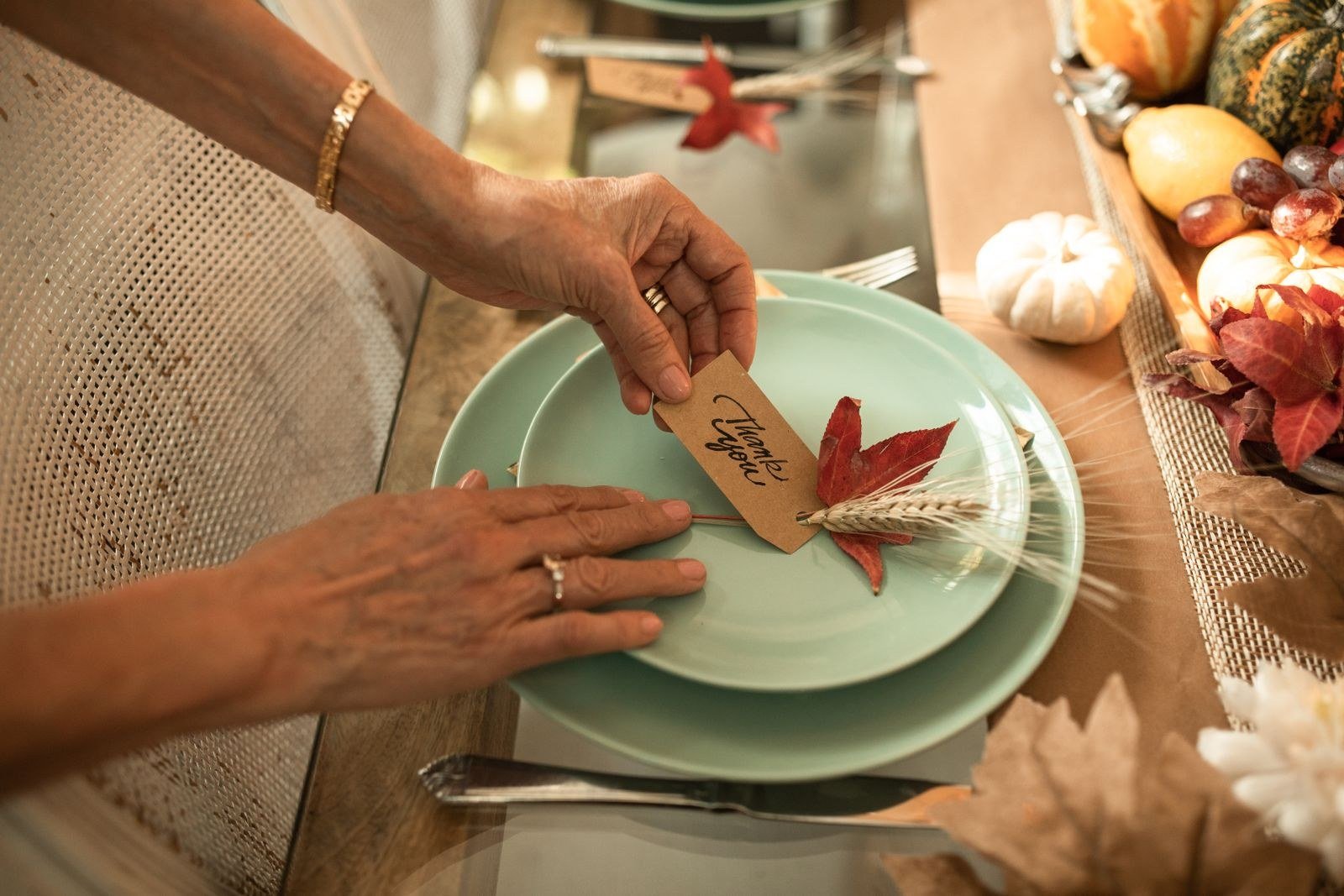 Personalised Place Cards for Thanksgiving dinner table setting ideas