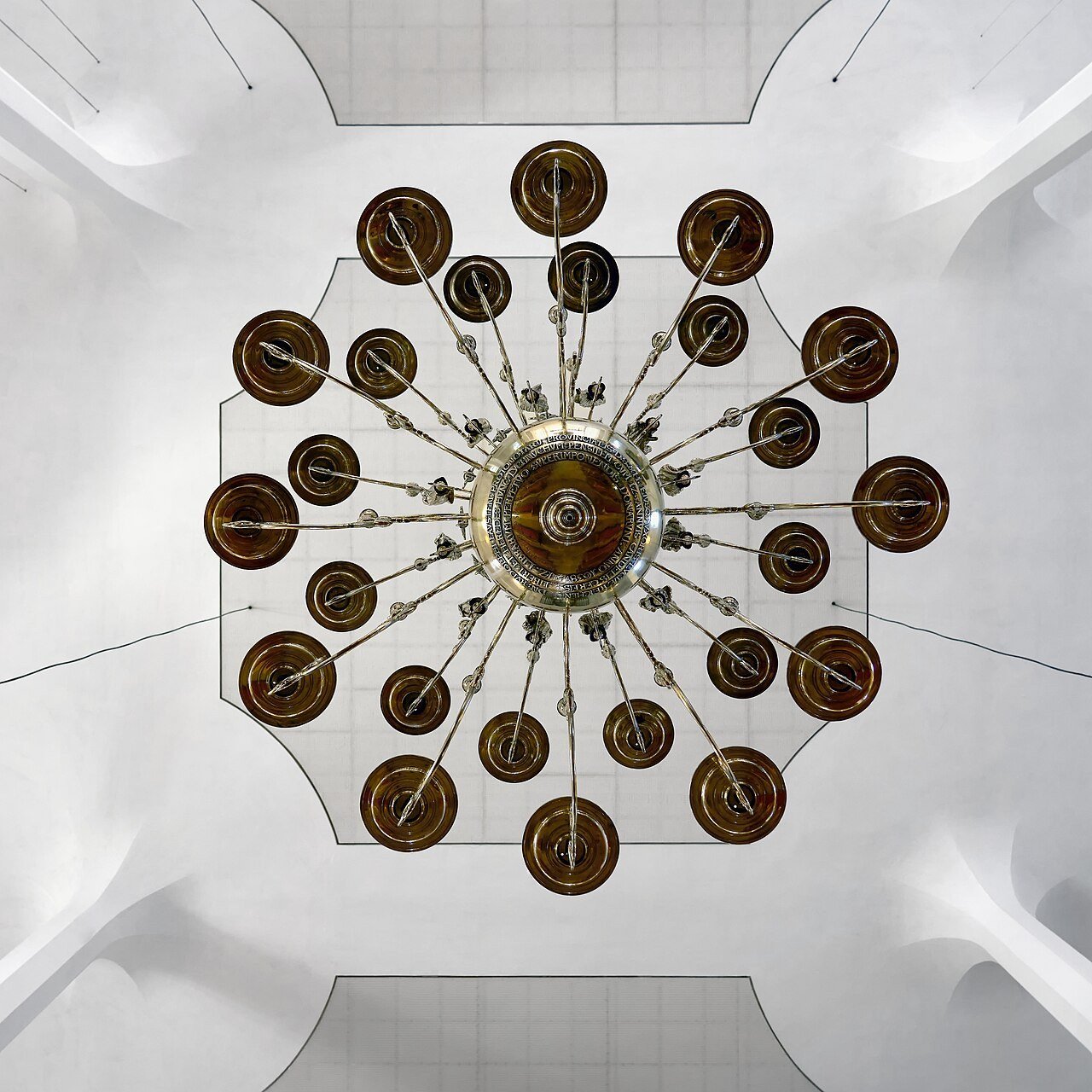 0119 GER Kiel St Nikolai church chandelier underneath