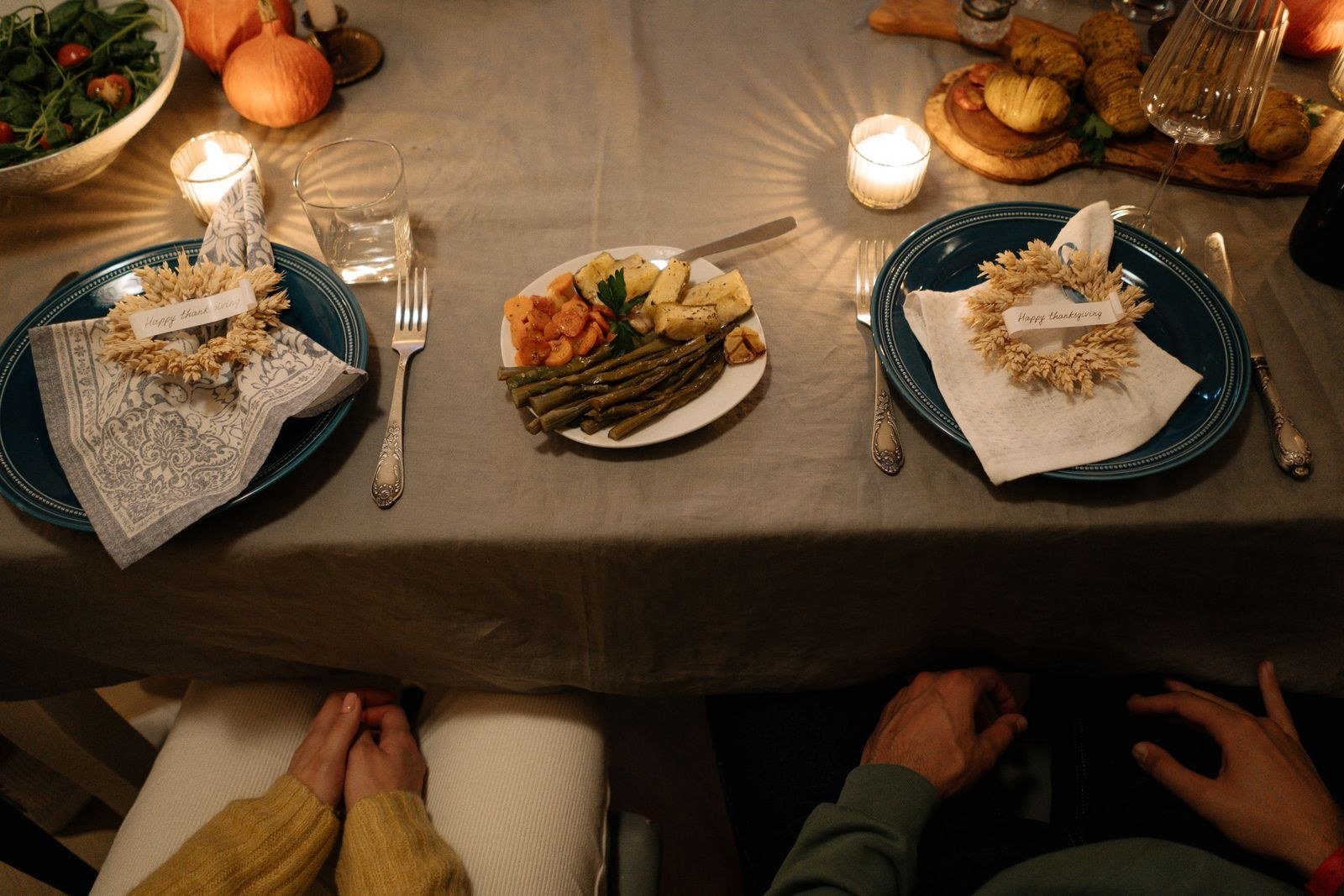 Tables for Large Gatherings for Thanksgiving dinner table setting ideas