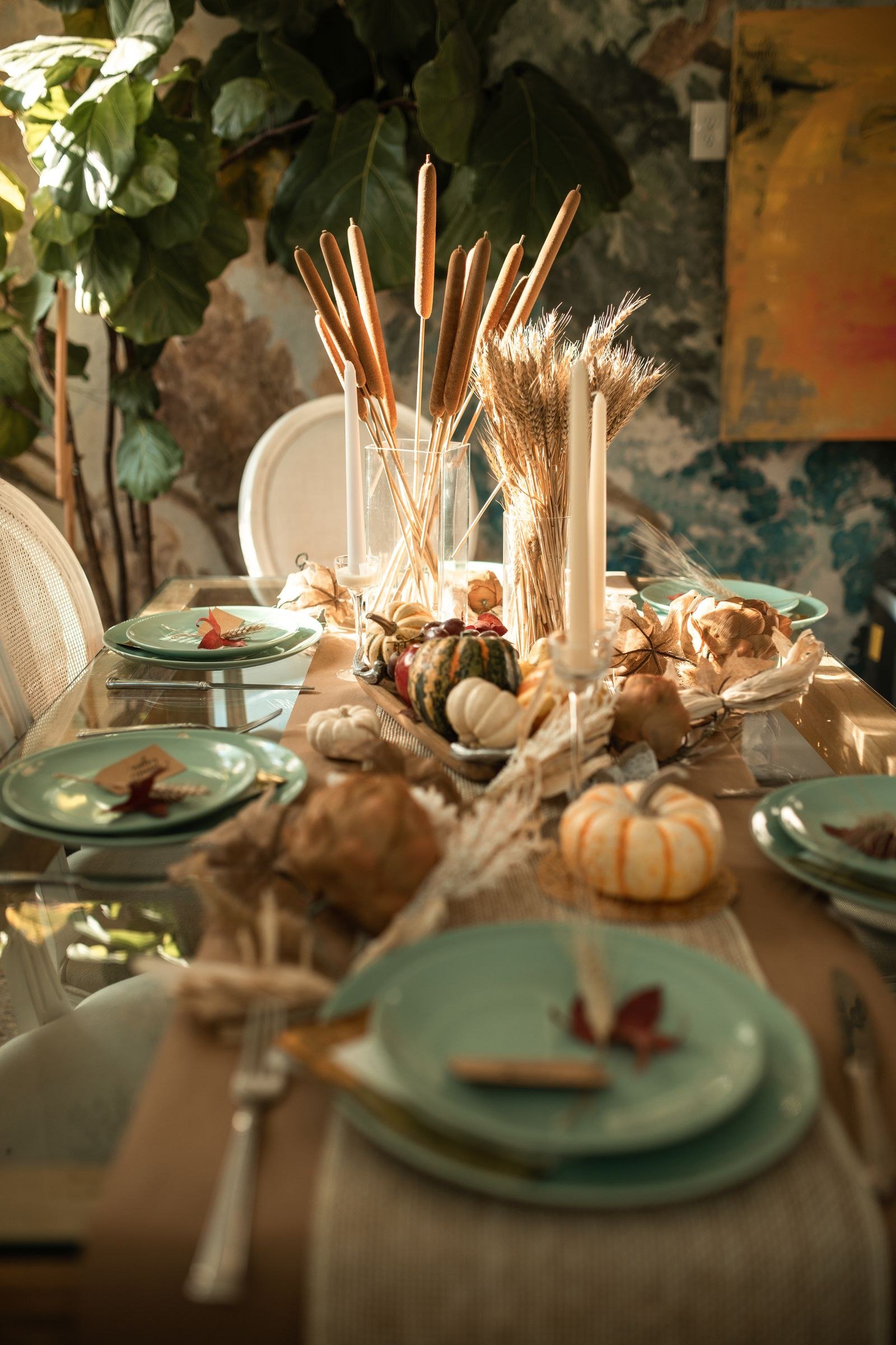 Small Table Settings for Intimate Dinners for Thanksgiving dinner table setting ideas