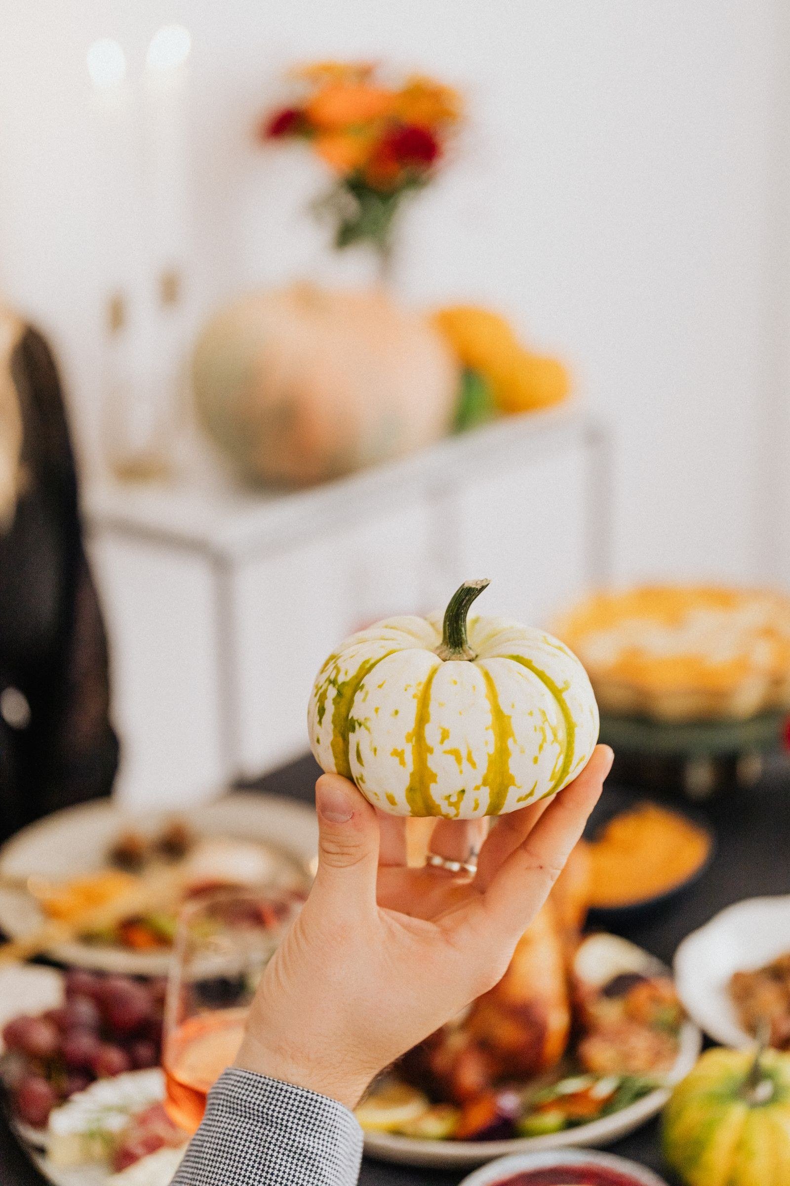 One Low Centrepiece, Done Well for Simple Thanksgiving tablescapes ideas