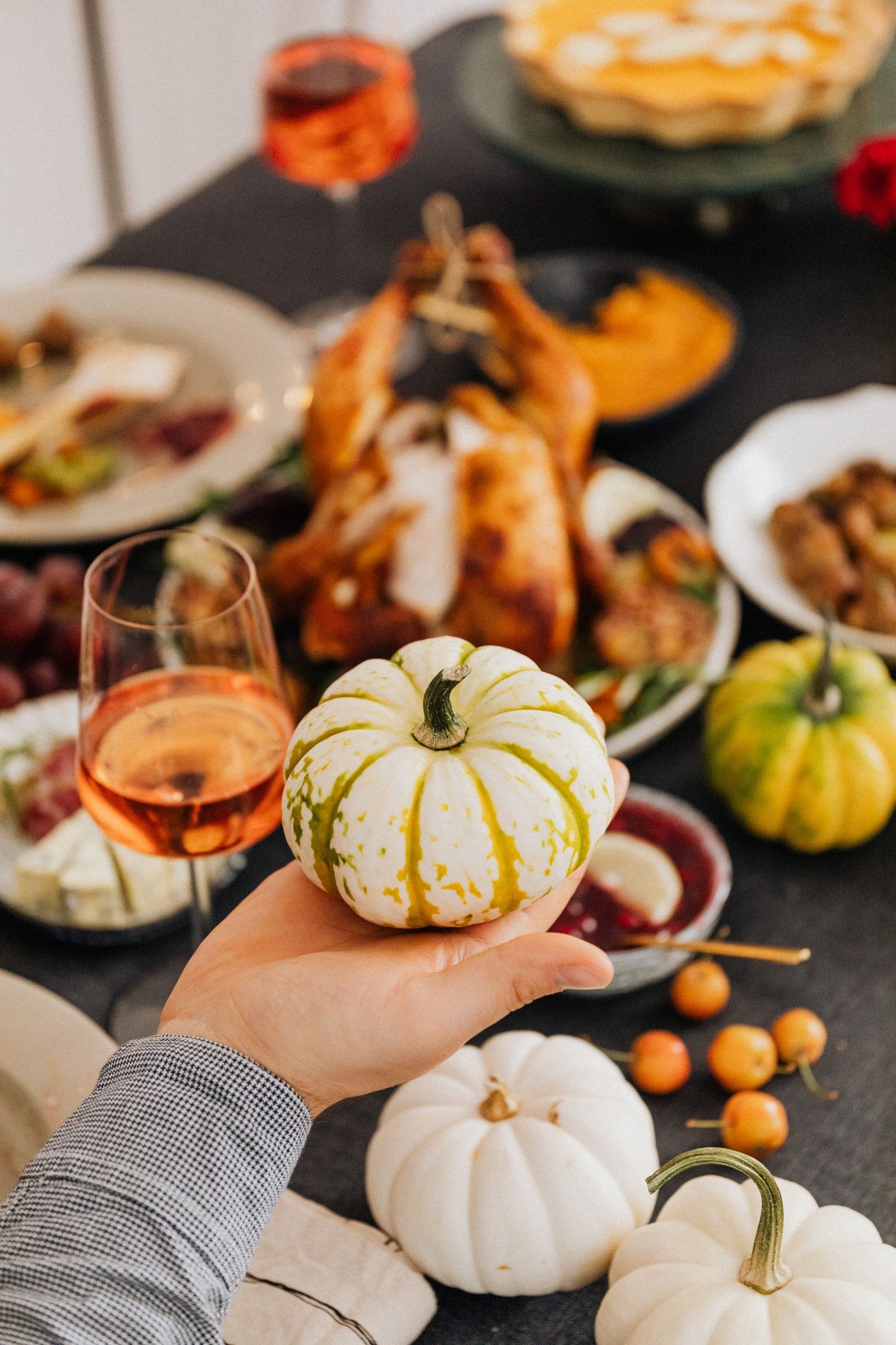 Pumpkins as Simple Accents for Simple Thanksgiving tablescapes ideas