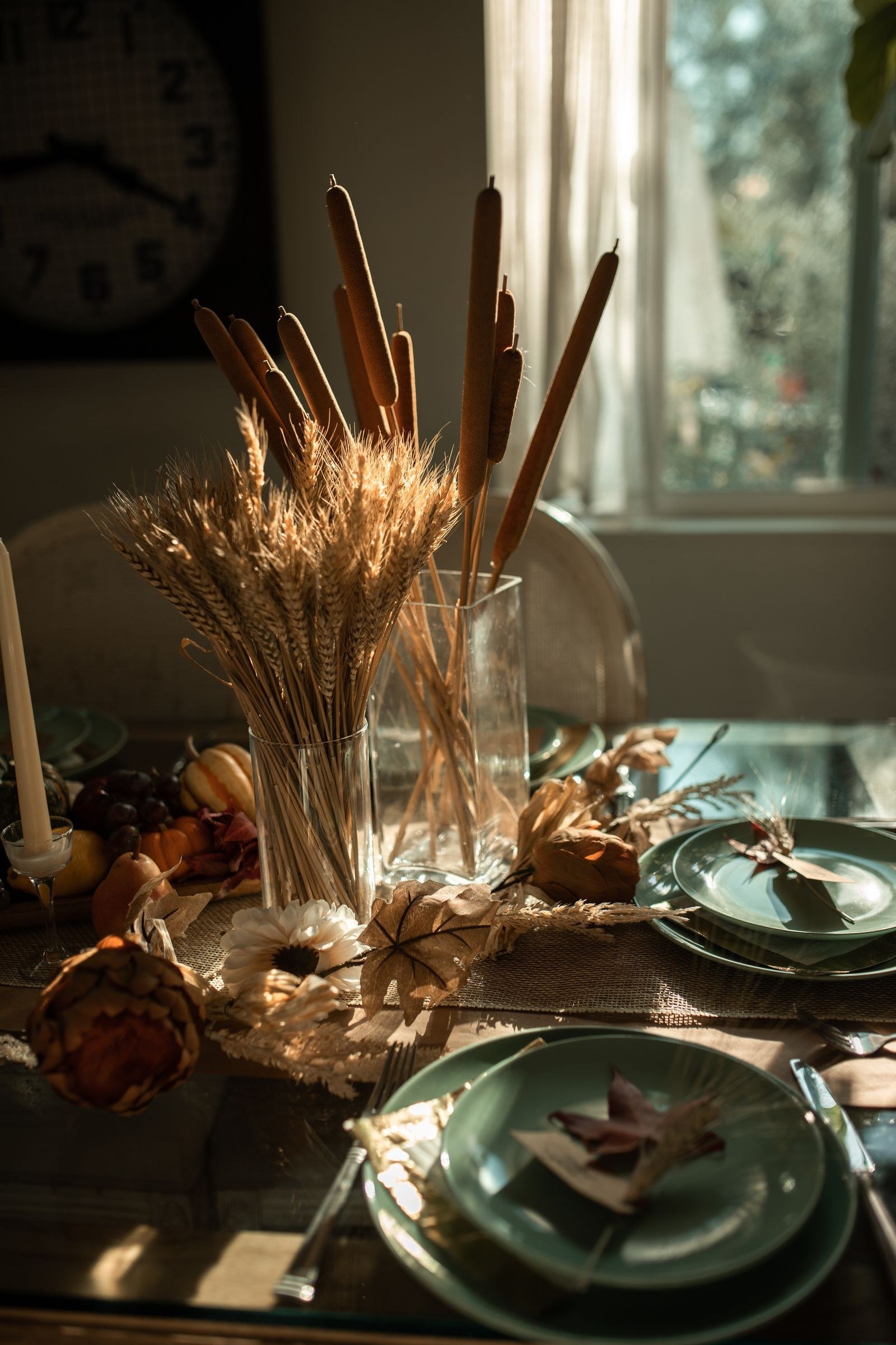 Long Tables, Simple and Cohesive for Simple Thanksgiving tablescapes ideas