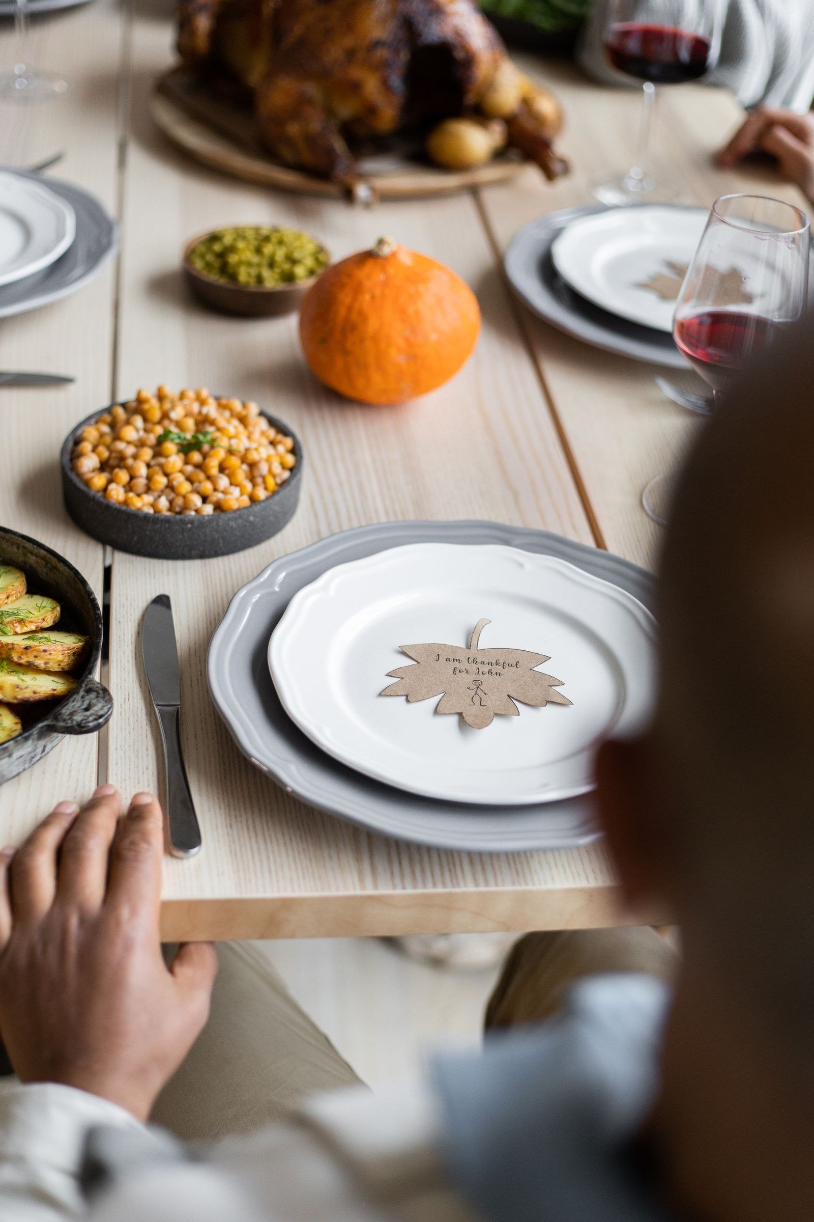Kid-Friendly Simple Tablescapes for Simple Thanksgiving tablescapes ideas
