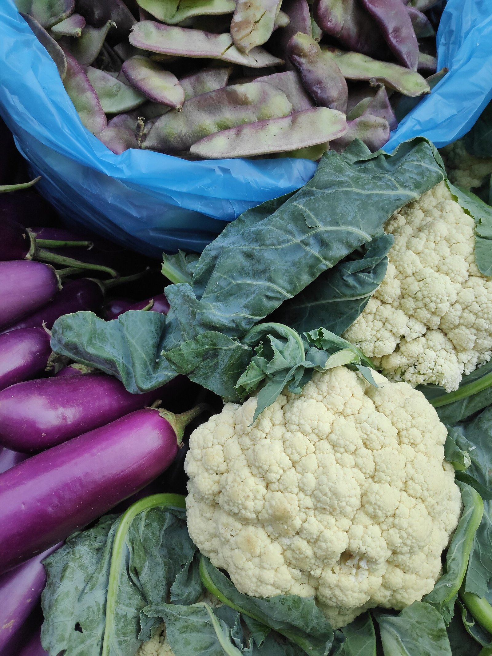 Seasonal produce guide for vegetable centerpiece wedding ideas by month