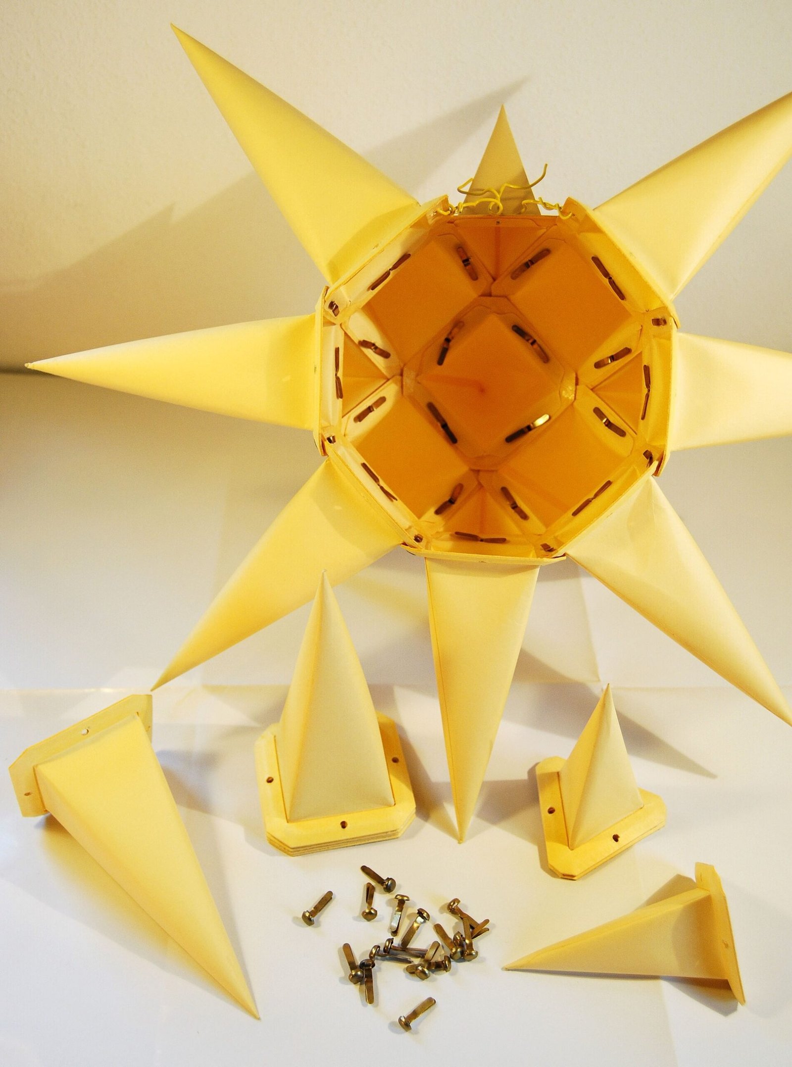 paper star lantern DIY tutorial — Star Lanterns as Gifts