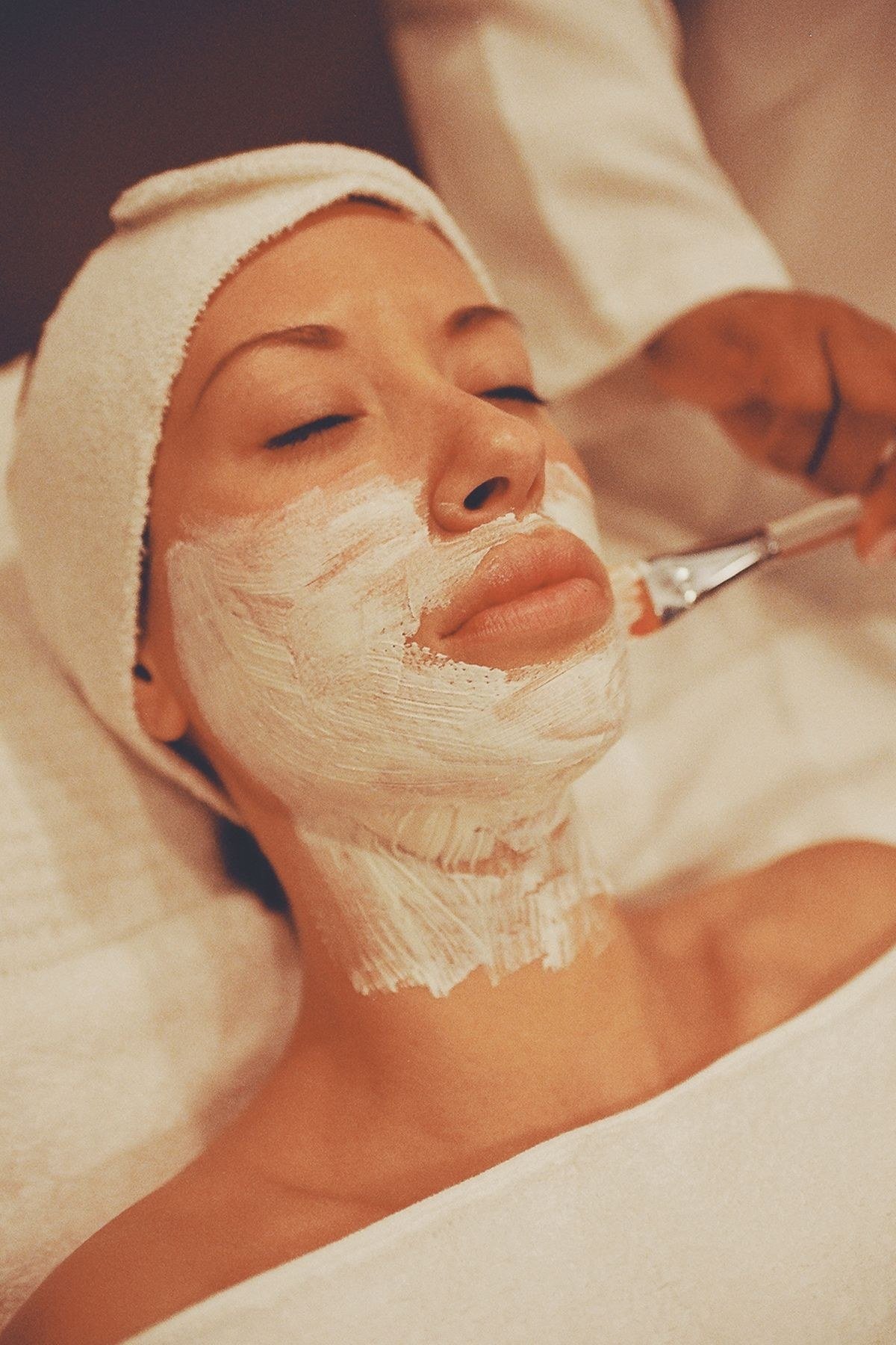 Ripe avocados selection guide for face mask preparation