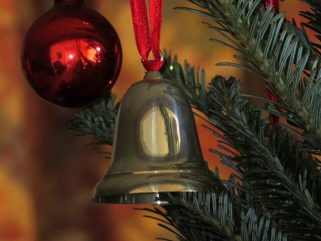 Winter Wonderland Blue and Silver Themes for Blue and silver Christmas tree ideas