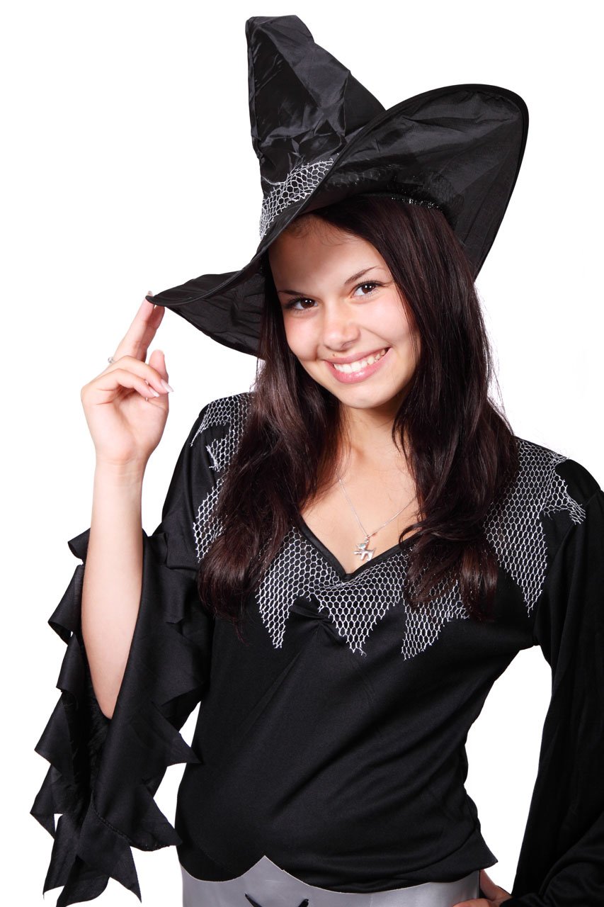 Lily Love Braids Poppy Playtime Halloween costume ideas - Doll Hairstyle Without a Wig