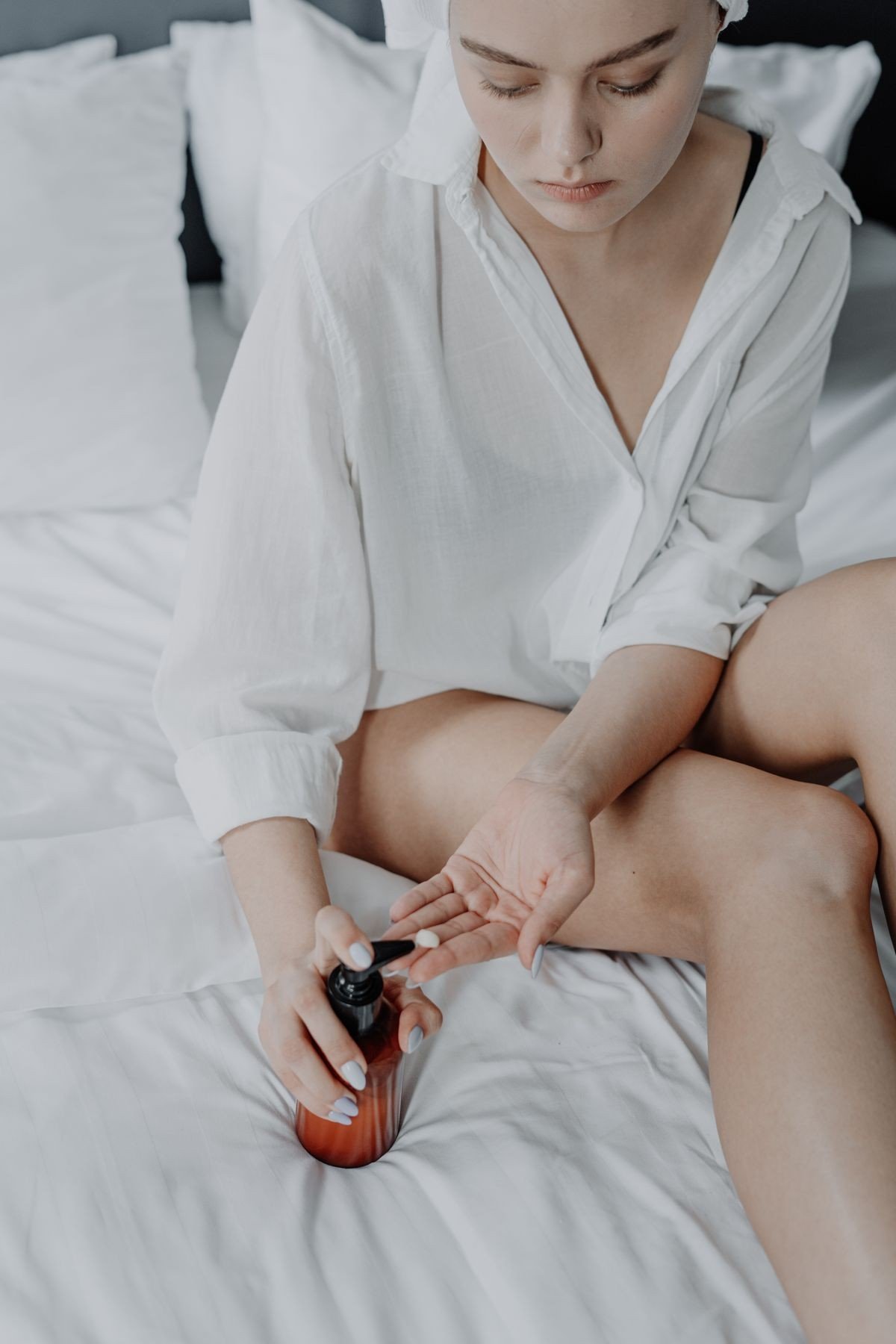 Smooth arms and legs after applying retinol body lotion evenly