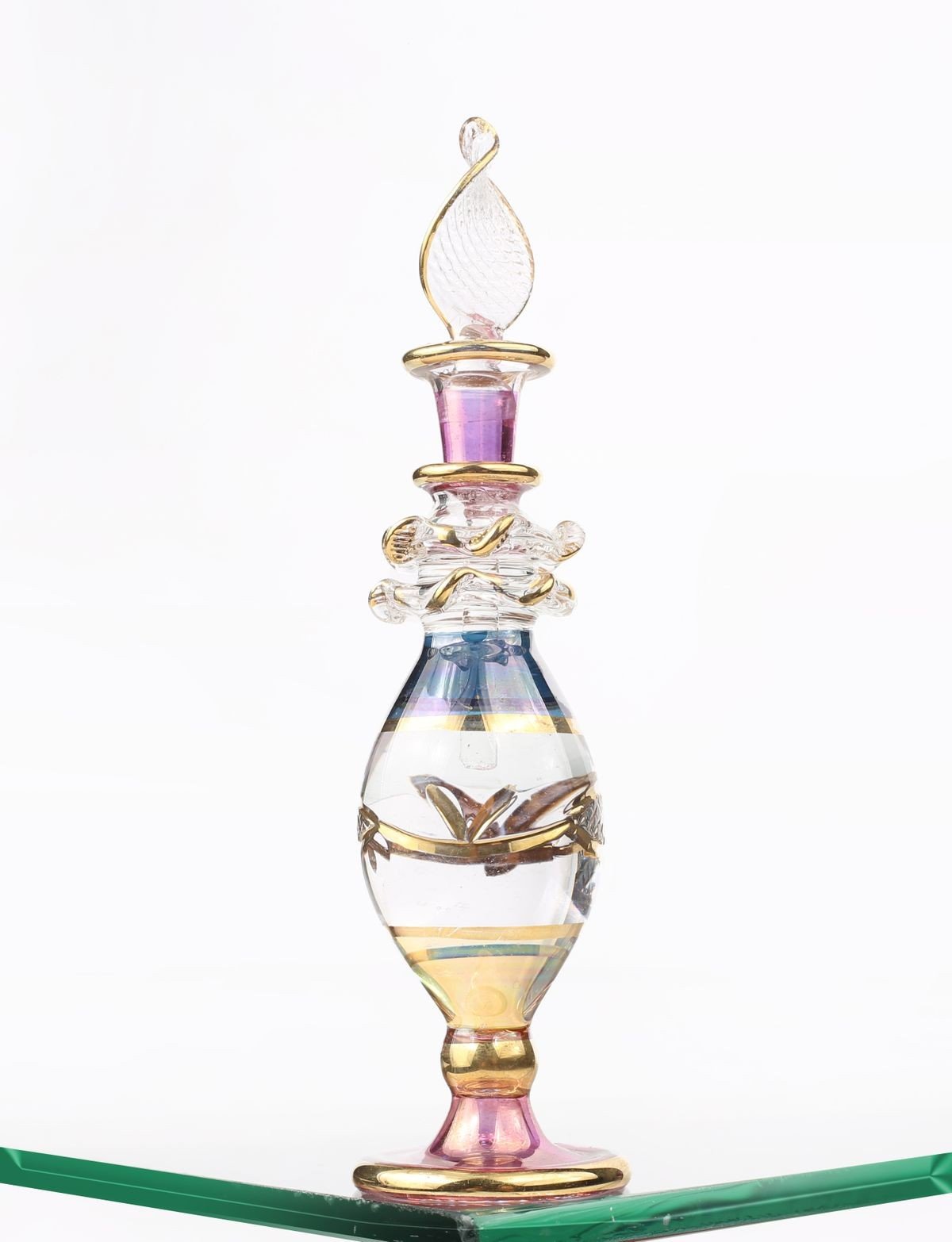 Rich chocolate gourmand perfume with dark cocoa notes