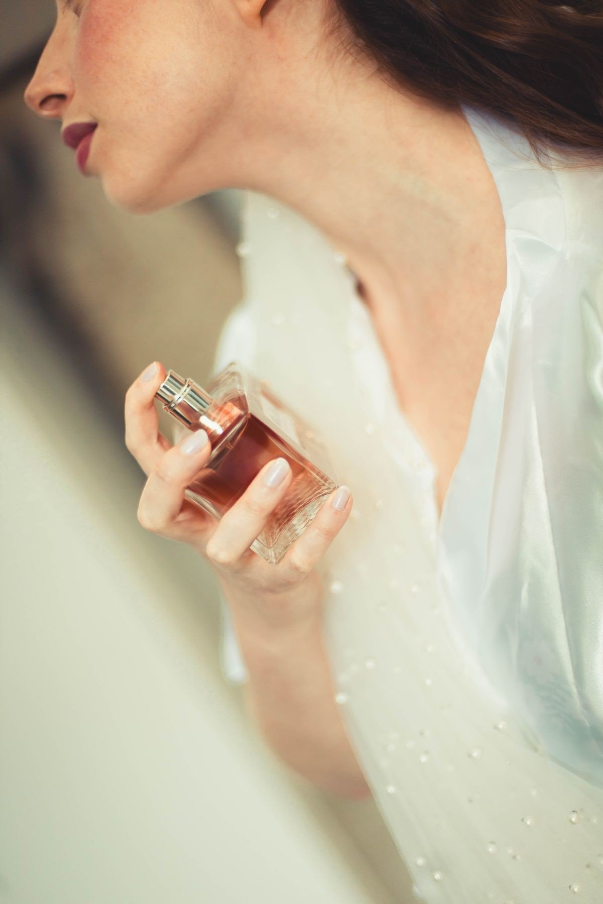 Spiced gourmand perfume with cinnamon and warm winter notes