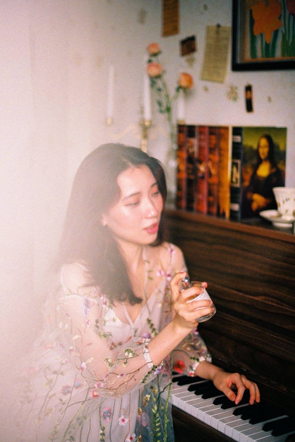 Choosing a first gourmand perfume by testing scents on skin