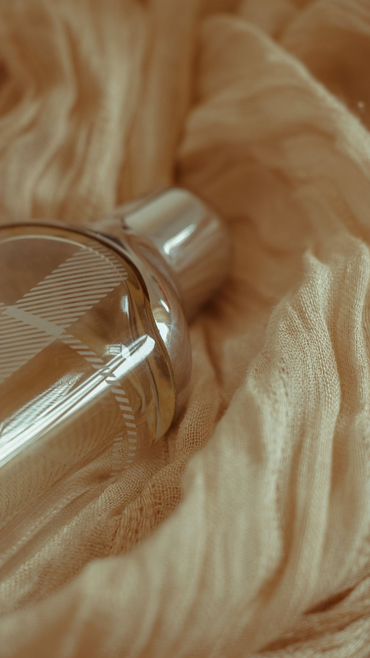 Balanced gourmand perfume with clean musk and vanilla notes