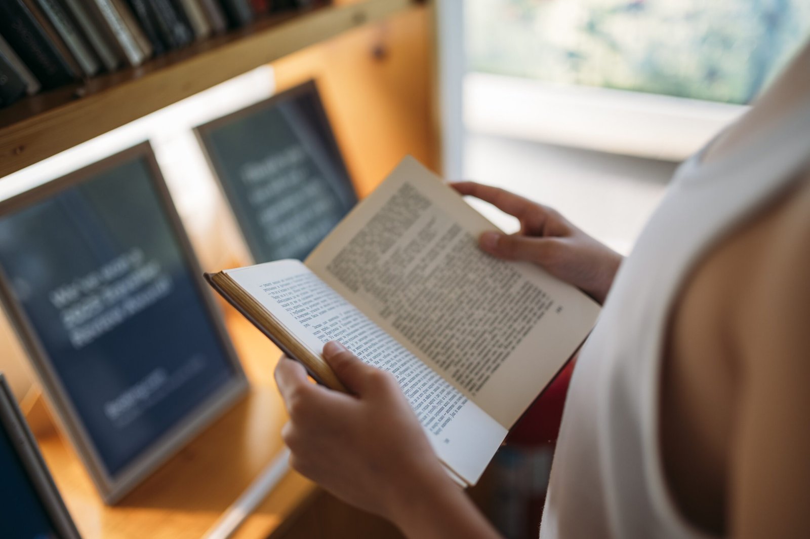 poetcore reading nook ideas — Small-Space Poetcore Nooks