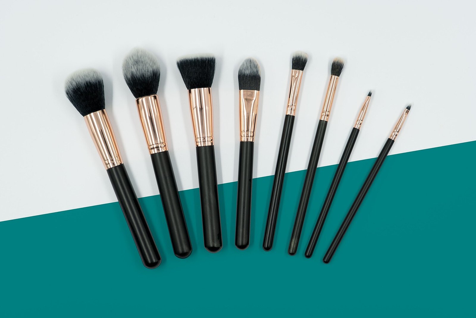Eyeliner brushes and tools for silver makeup