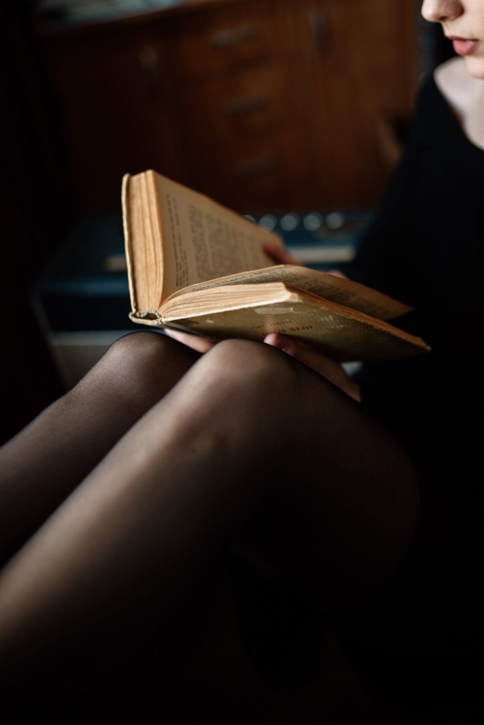 poetcore reading nook ideas — Begin Your Poetcore Chapter