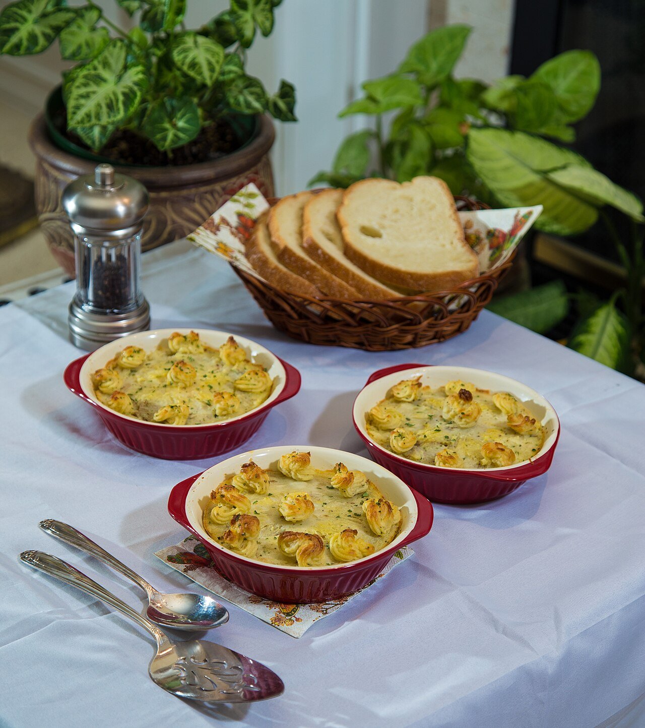 Perfect shepherd's pie soup served on a cold evening with bread