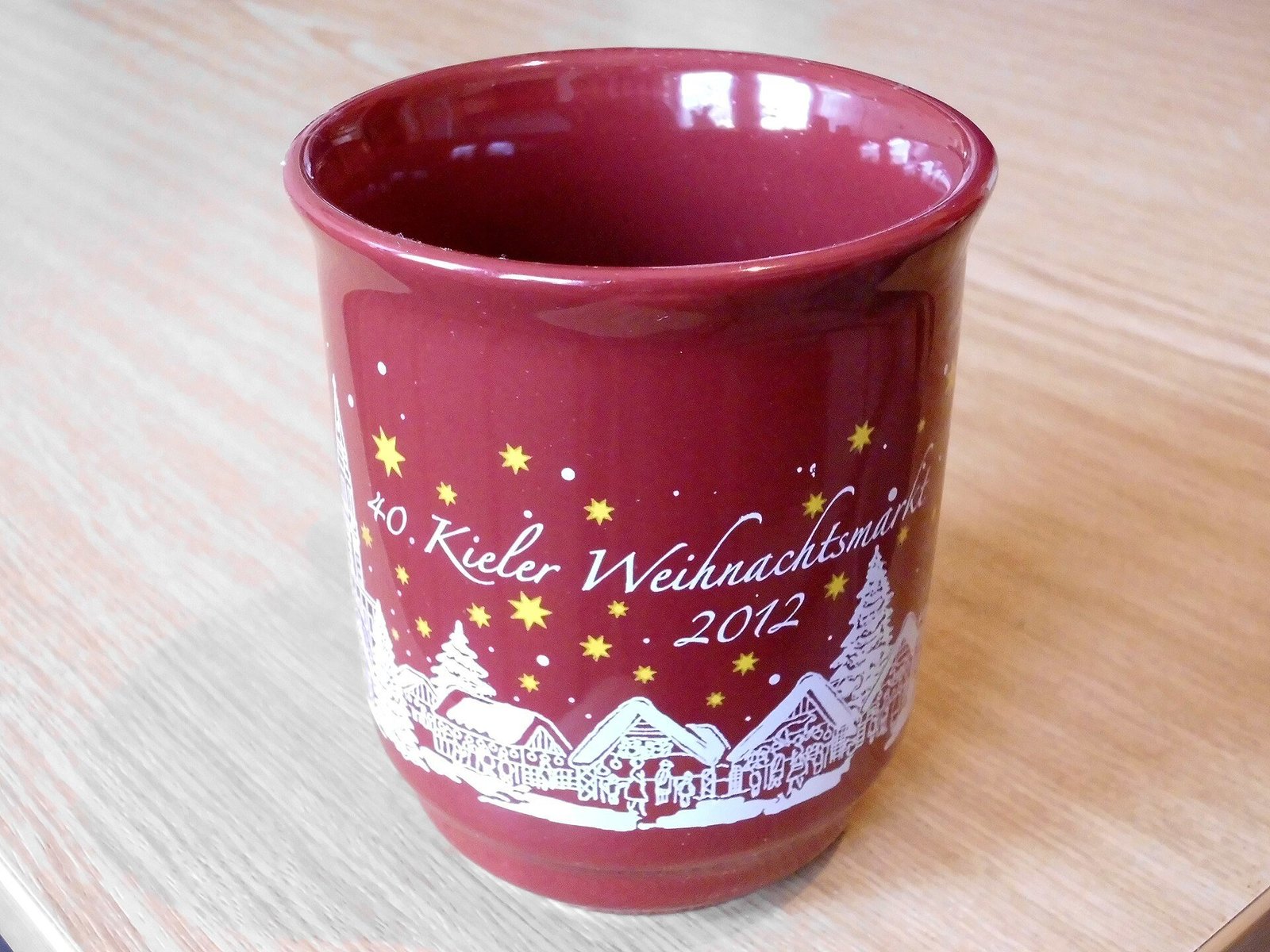 Burgundy christmas tree decor ideas with varied burgundy ornament shapes and finishes