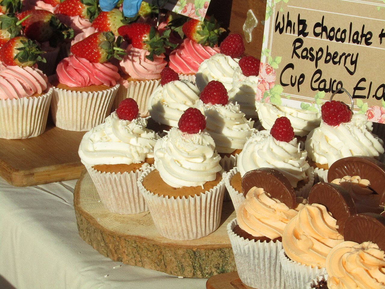 Portion guidance for turkey cupcakes at Thanksgiving dessert table