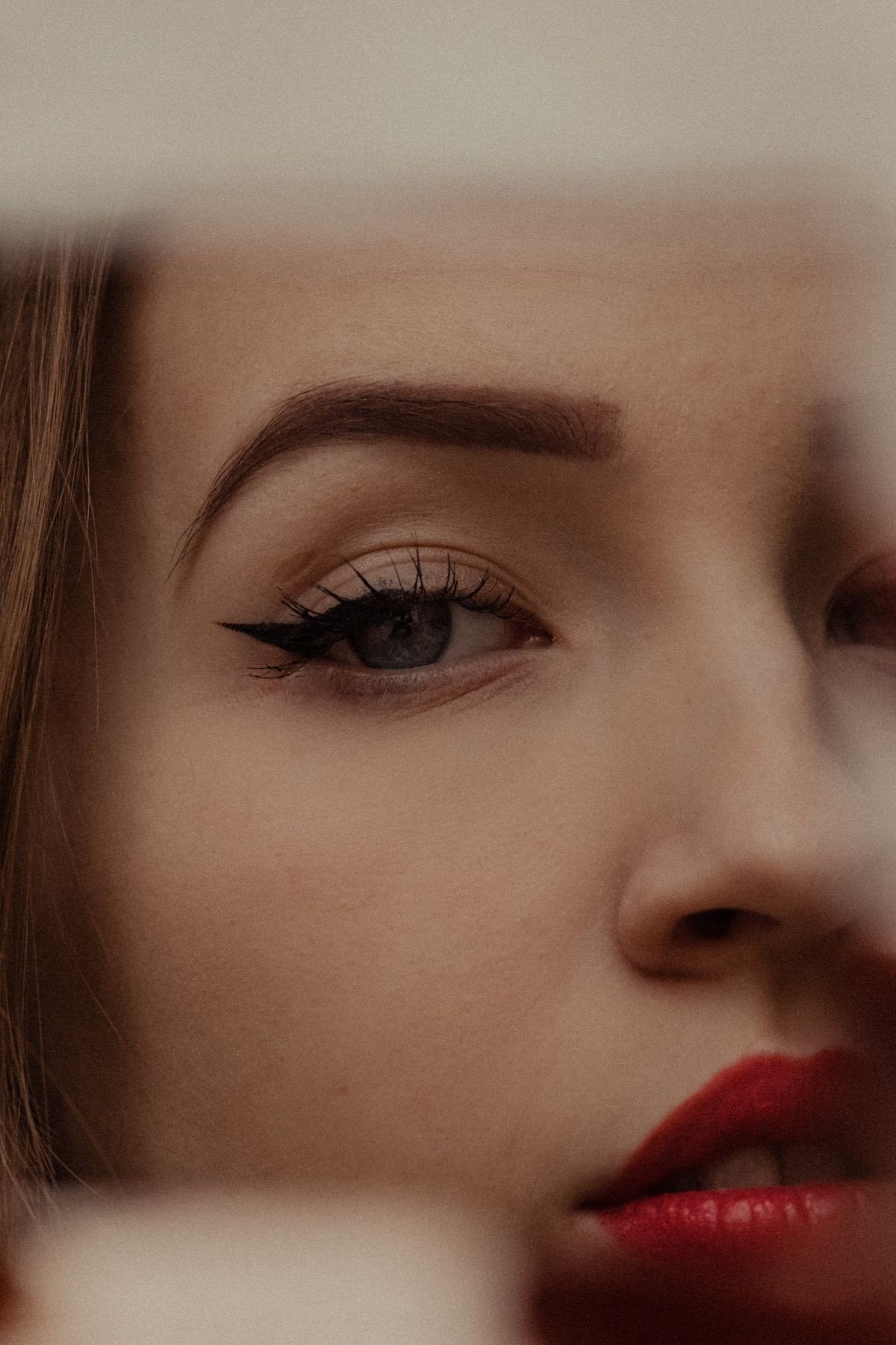 Classic silver winged eyeliner makeup look