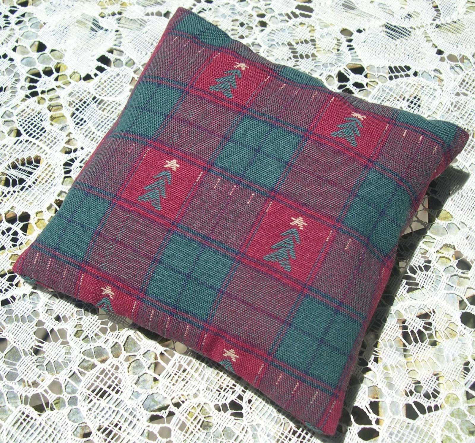 Tartan christmas decor ideas featuring Royal Stewart tartan decorations and gift wrap