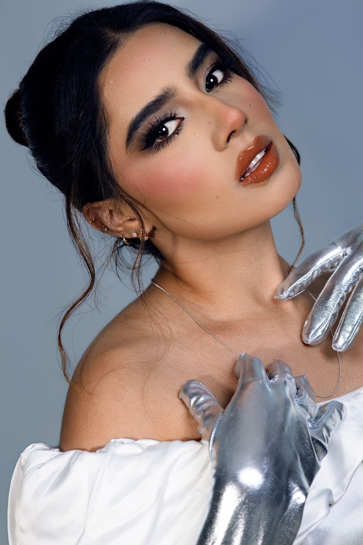 Silver eyeliner for green hazel eyes