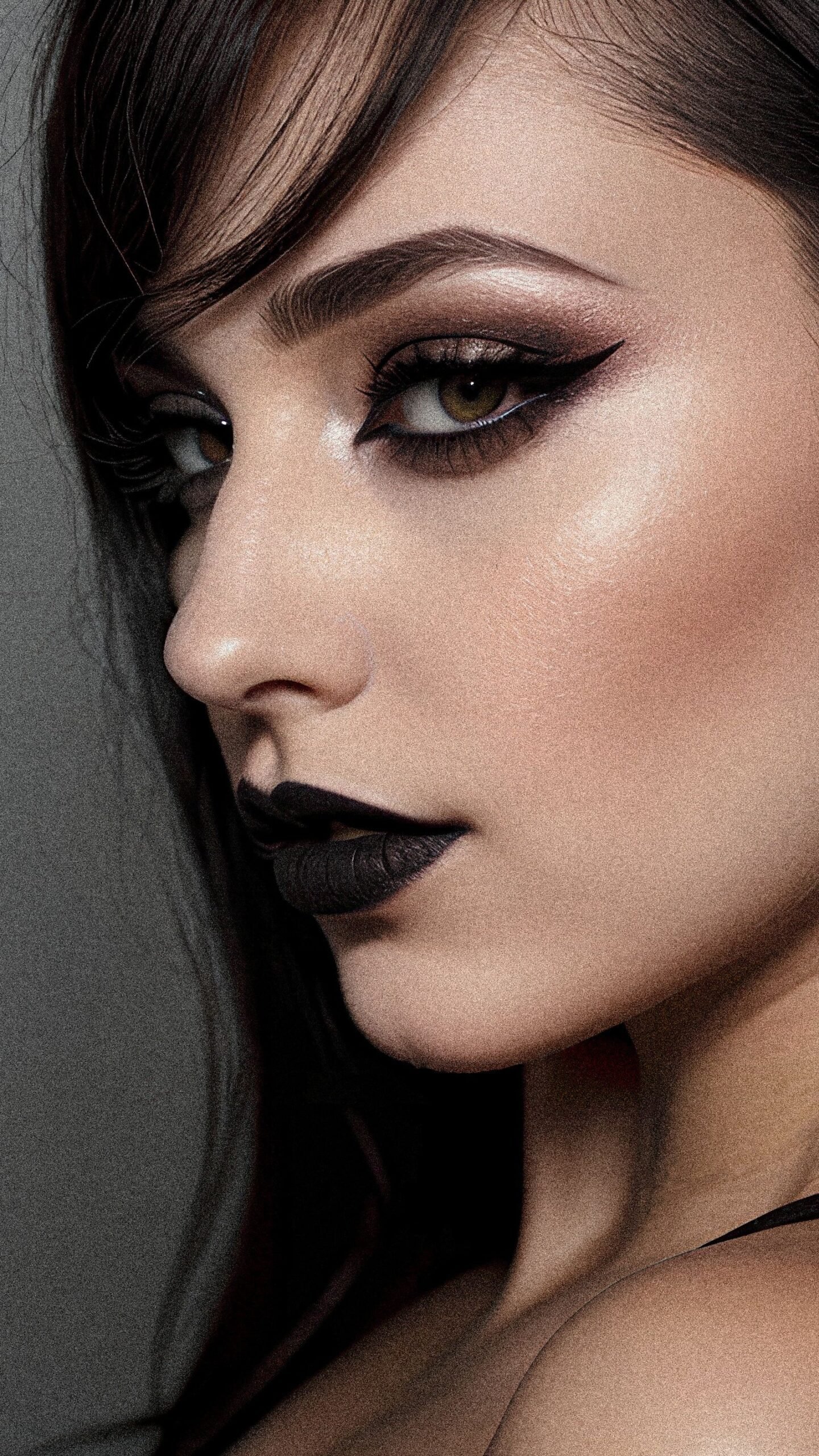 Evening dark romantic makeup with deeper colours