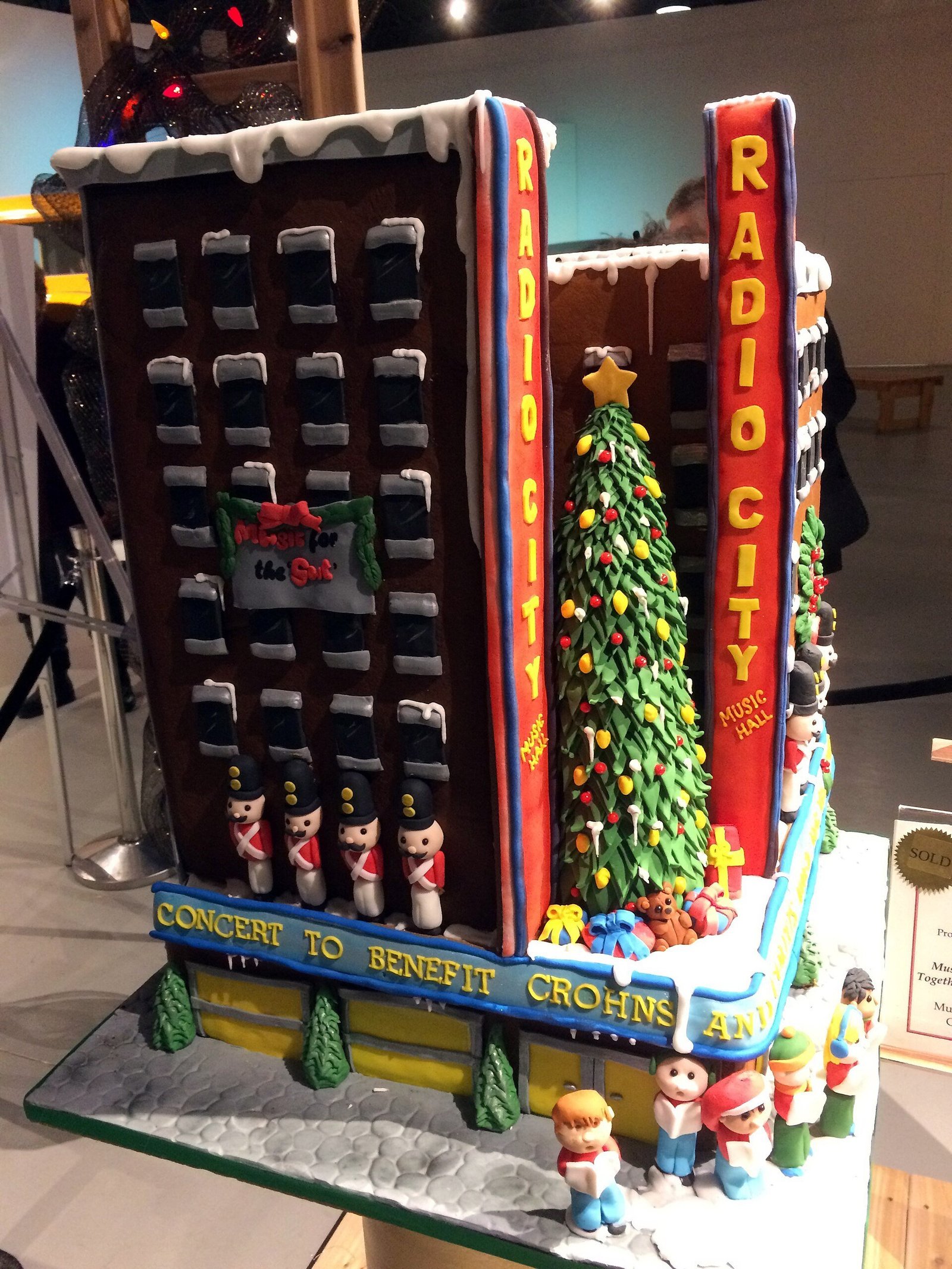 Gingerbread christmas tree theme ideas with gingerbread ornaments carefully stored after Christmas