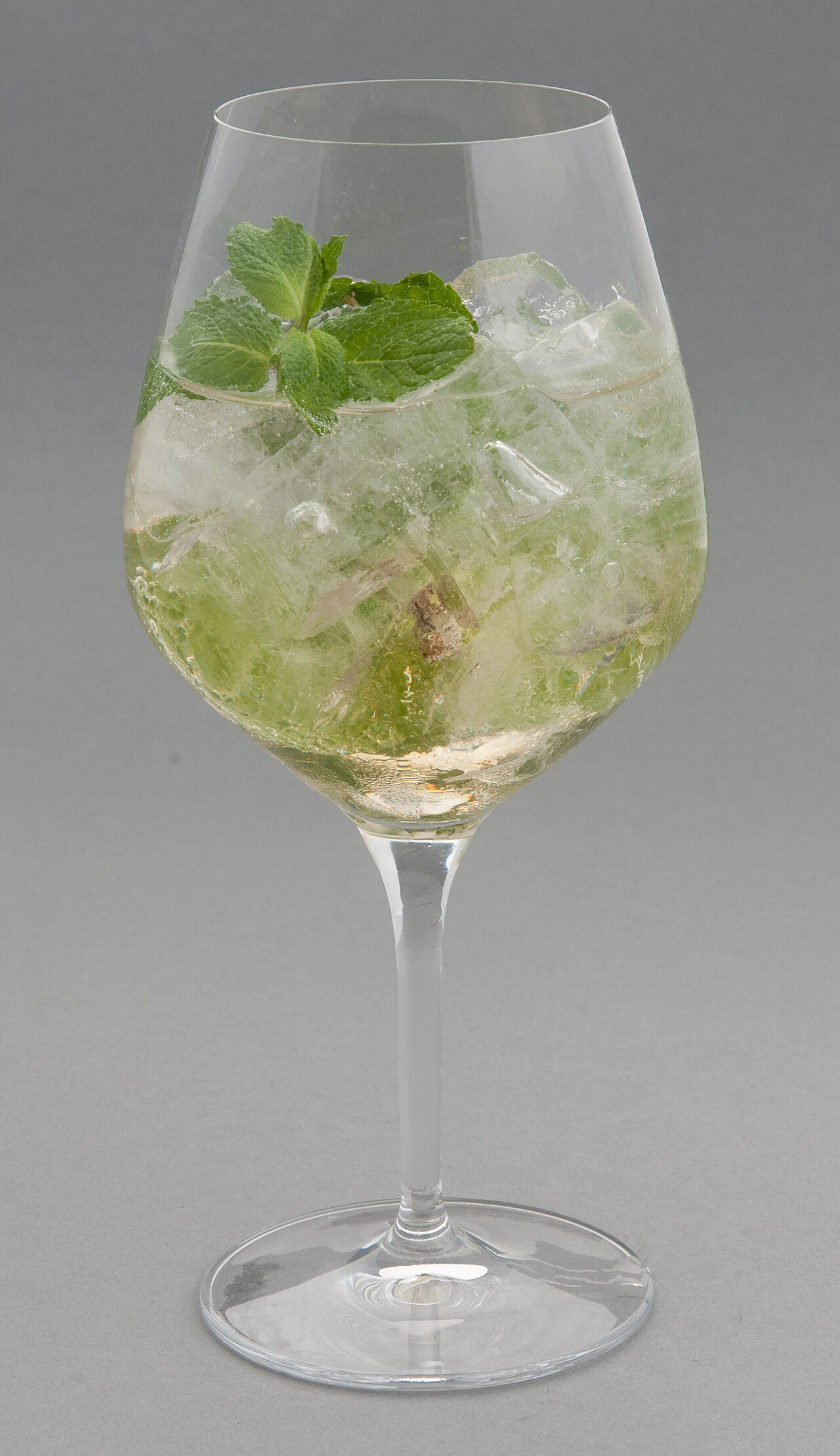 The classic Hugo spritz with mint and lime over ice