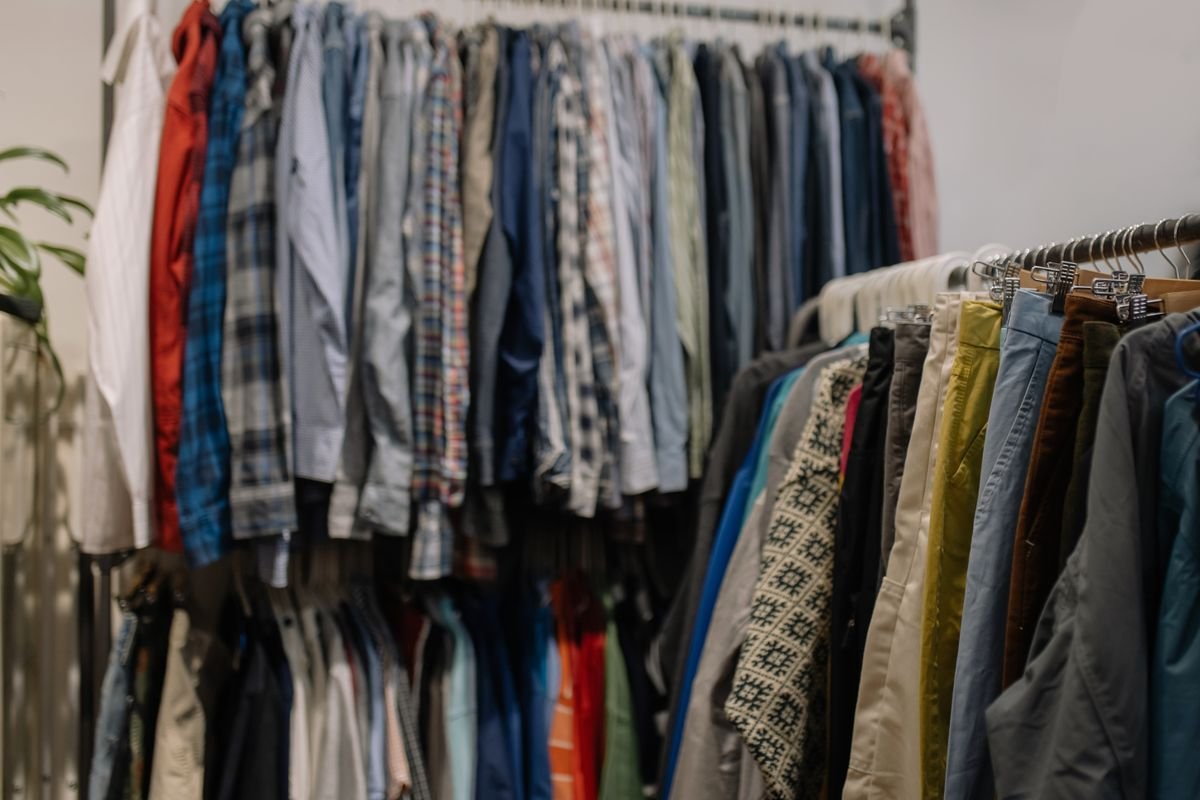 Common thrift shopping mistakes with impulse buys and damaged items