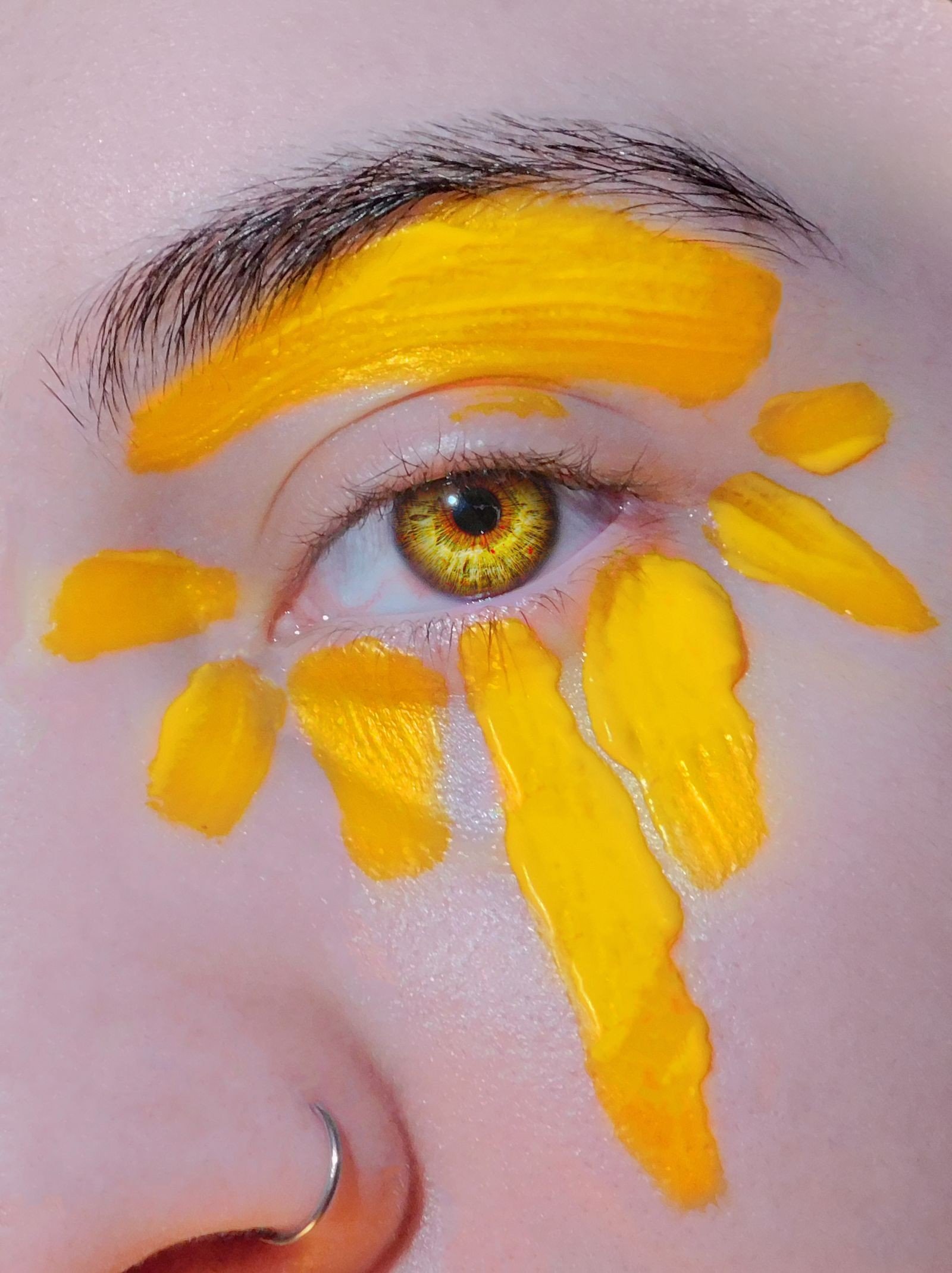 Step by step eccentric eye makeup application