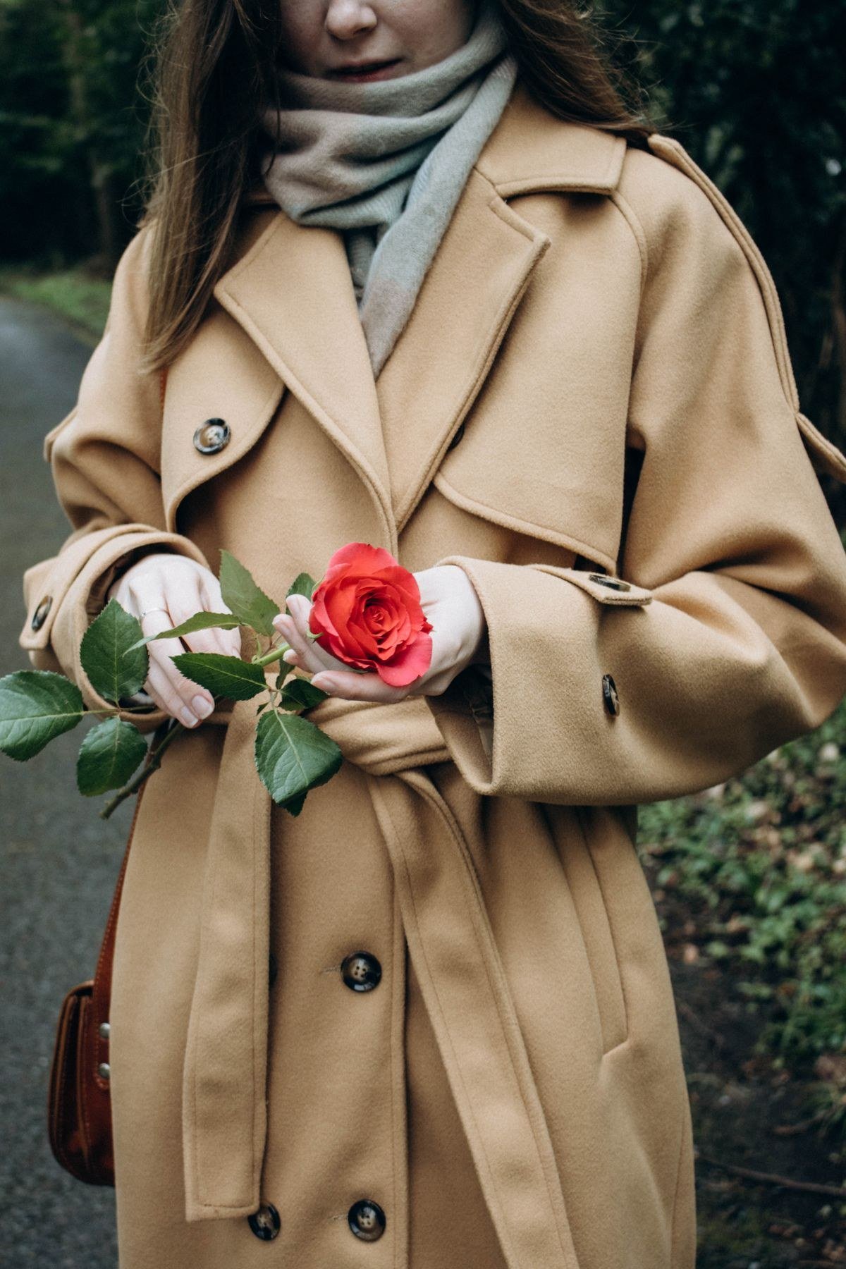 Cosy knit scarf coat for relaxed winter days