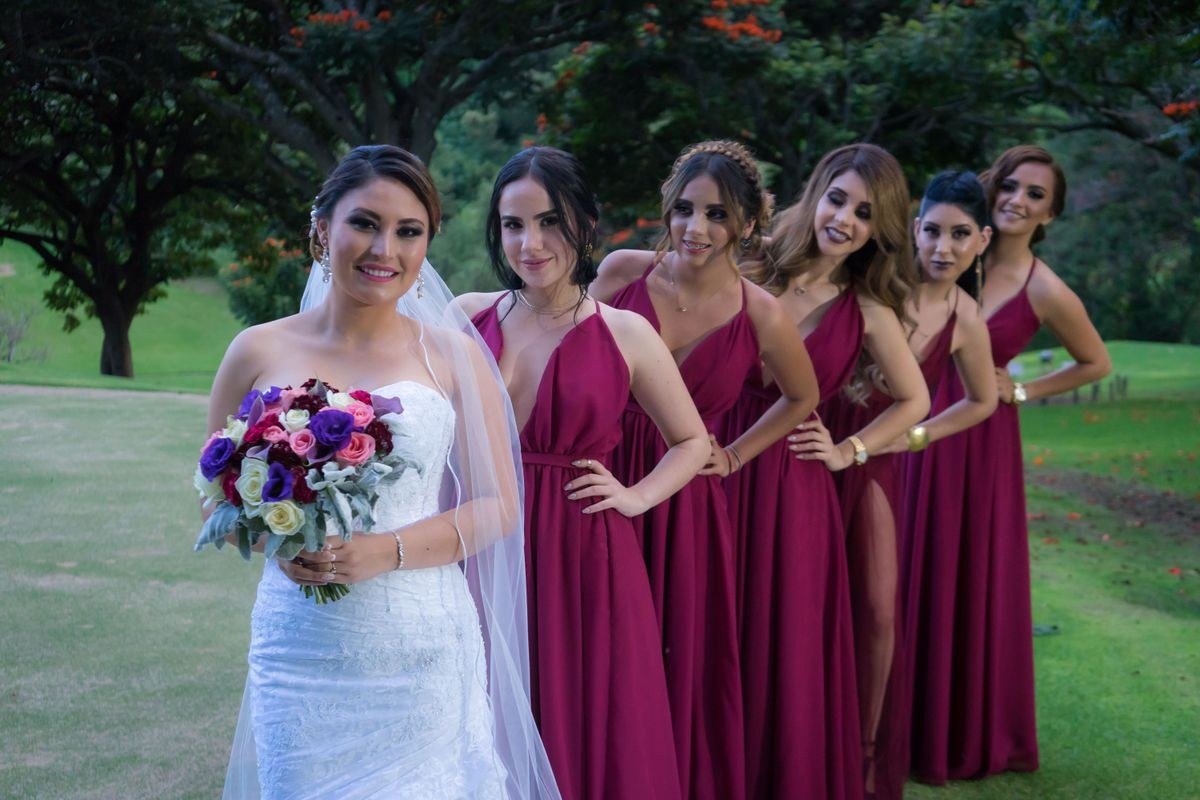 Elegant amaranthus bouquet with calla lilies