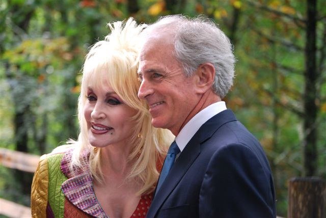 dolly parton family costume ideas — Budget Breakdown: Dressing the Whole Family
