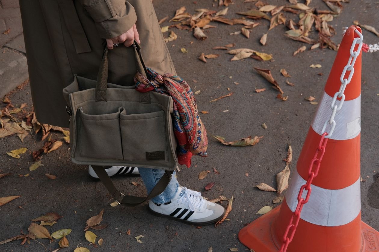 Water-Resistant Everyday Messenger Bag example for Aesthetic messenger bags ideas