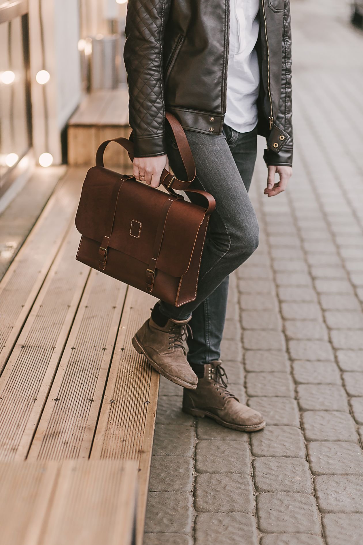 Large Carry-All Messenger Bag example for Aesthetic messenger bags ideas
