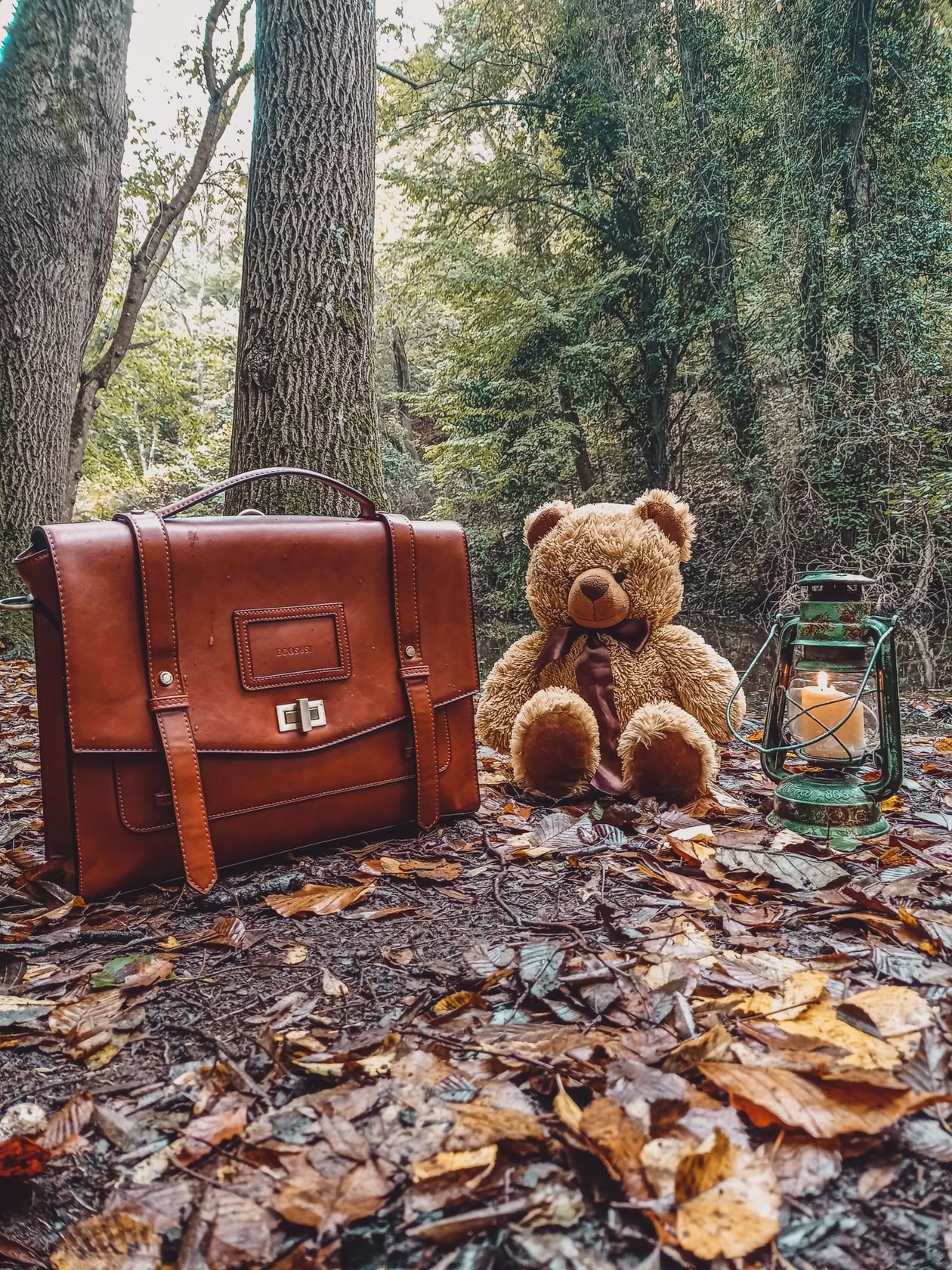 Messenger Bag Styling for Smart Outfits example for Aesthetic messenger bags ideas