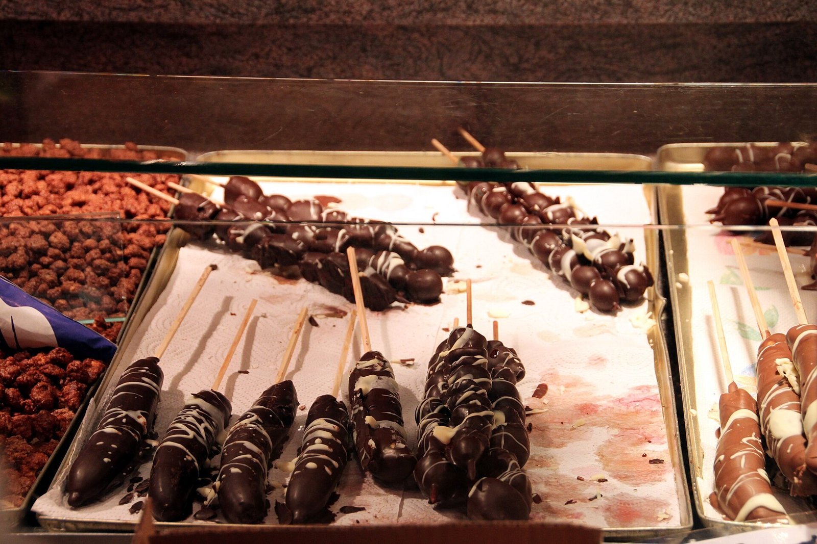 chocolate brown wedding ideas — Seasonal Styling: Fall, Winter, Spring, and Summer