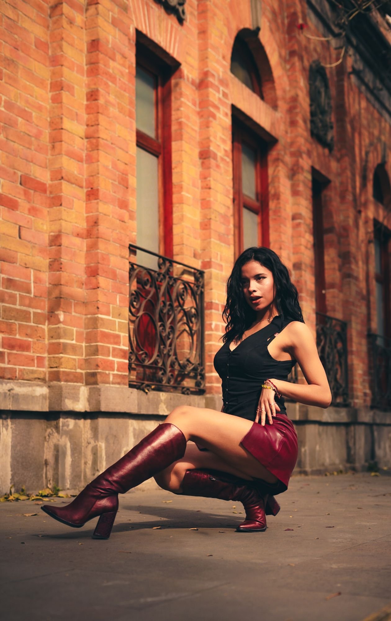 burgundy knee high boots outfit ideas with leather boots and skirt