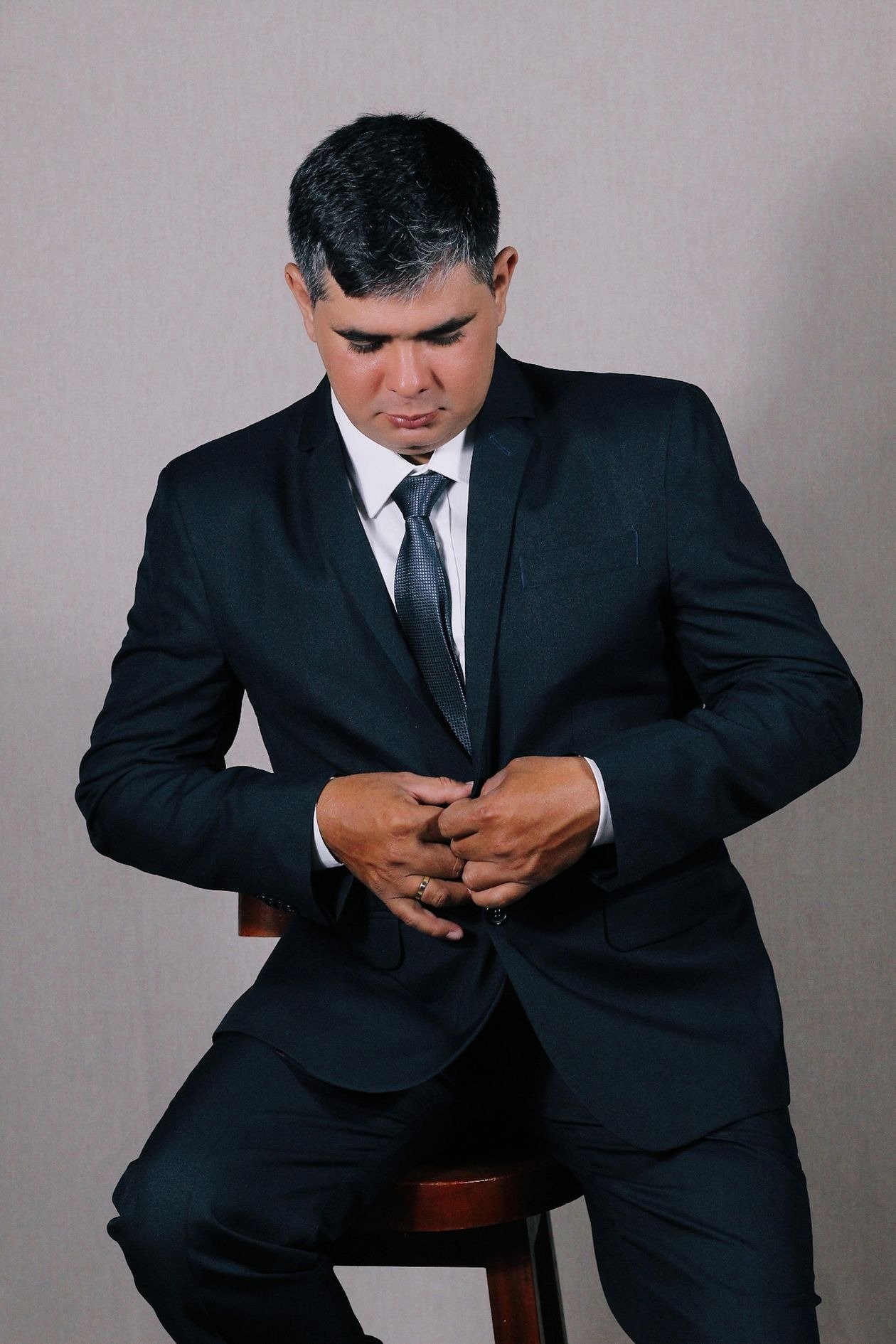 Guide showing correct brooch placement on lapel