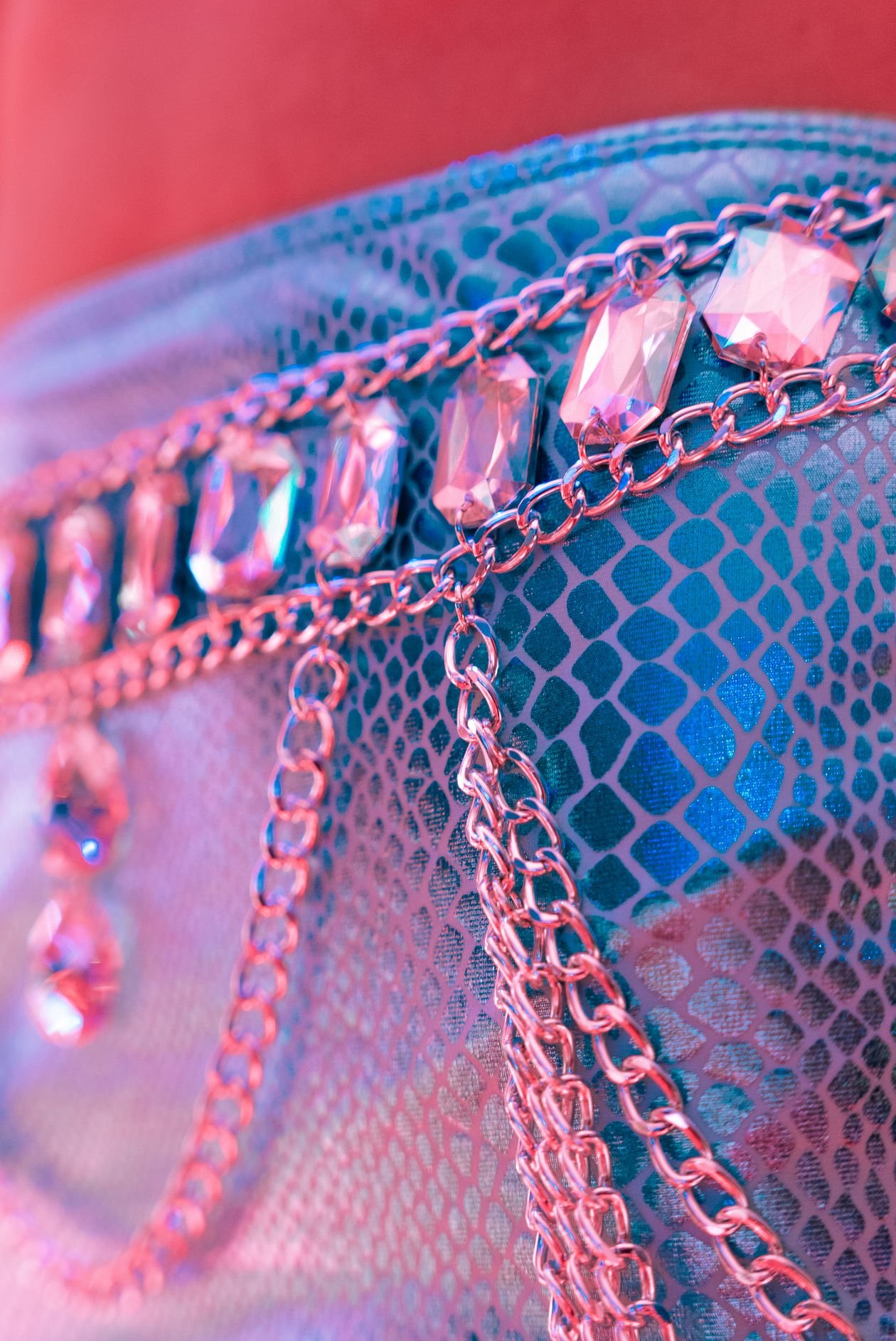Bedazzling Ear Cups Step by Step example for Bedazzle headphones ideas